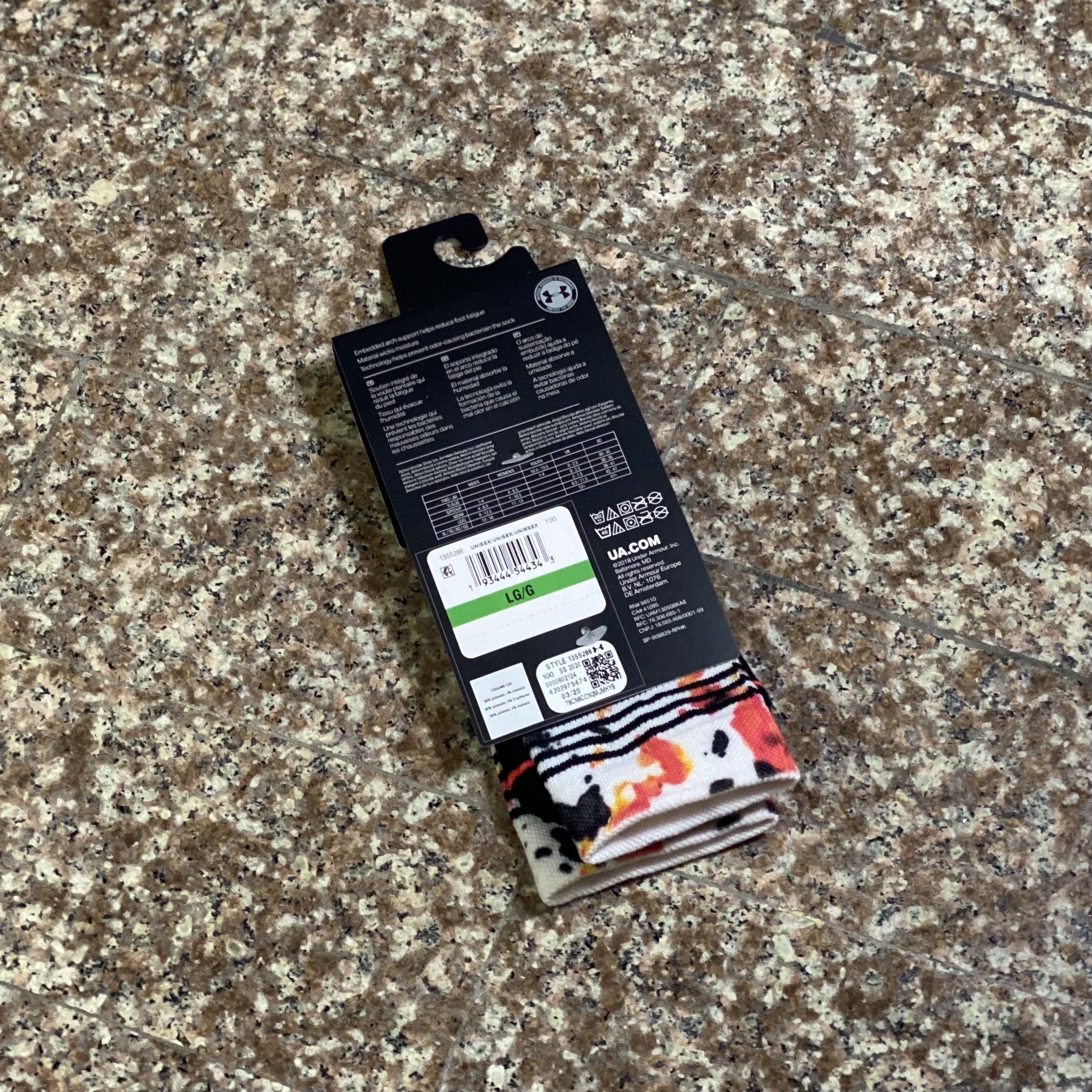 ถุงเท้าวิ่ง Under Armour Kazoku Crew Socks ‘LIMITED’ (LG)