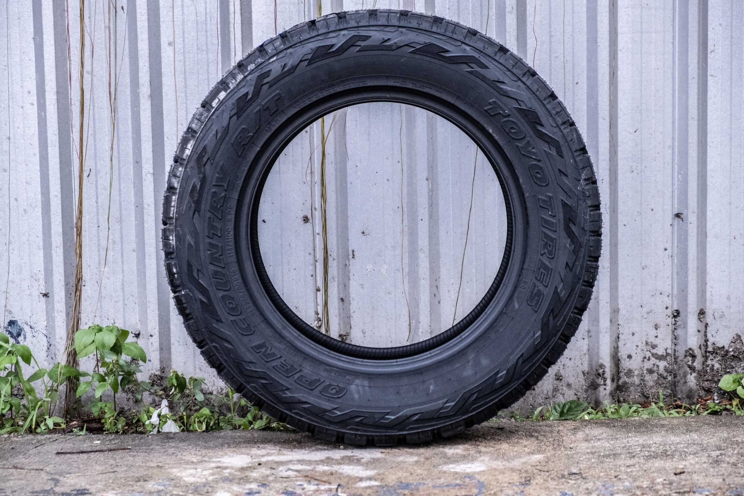 1 ในสุดยอดยางญี่ปุ่น! TOYO 265/60-18 RT