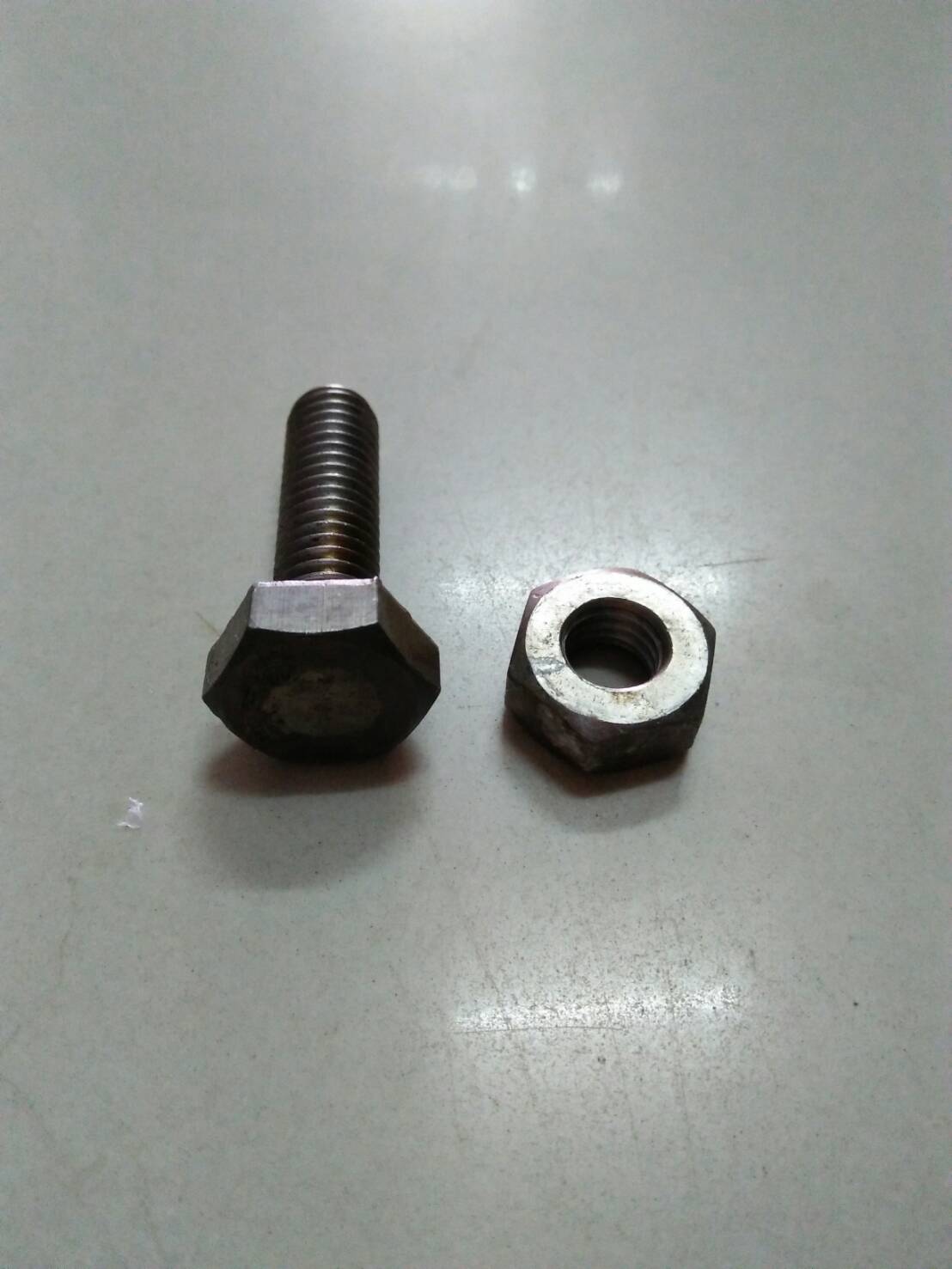 สกรูเหล็กหัวเหลี่ยม+หัวน็อต 3/8*1.1/4" (20/ก)