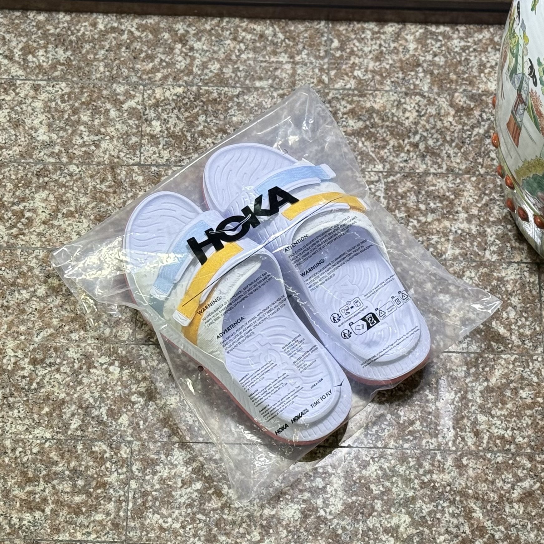 รองเท้า HOKA Ora Luxe ‘WHITE’ (W6/8US, M7/8/9/10/11/12/13US)