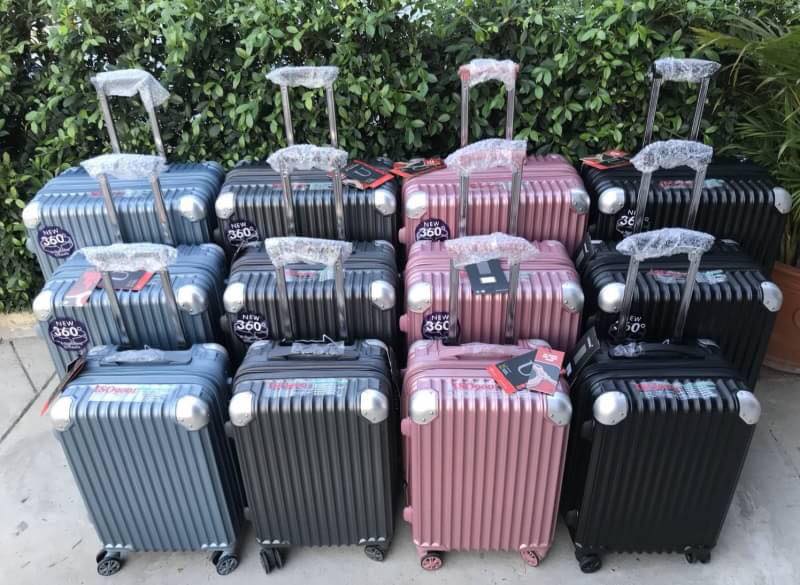 กระเป๋าเดินทางล้อลาก หน้าเงา