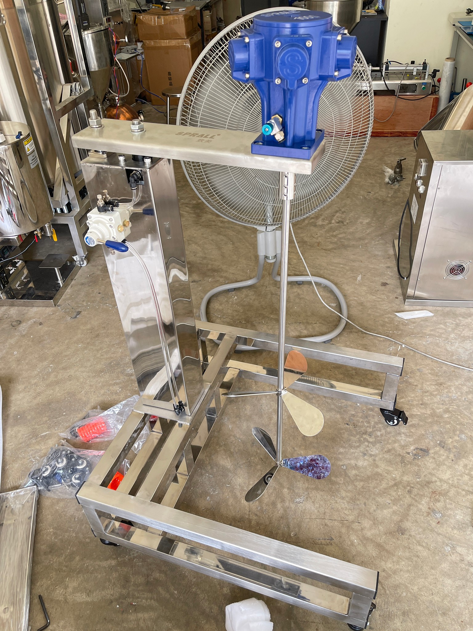 18552 เครื่องผสมกวนแบบใช้ปั้มลม SP-100G-H900 แบบรถเข็น