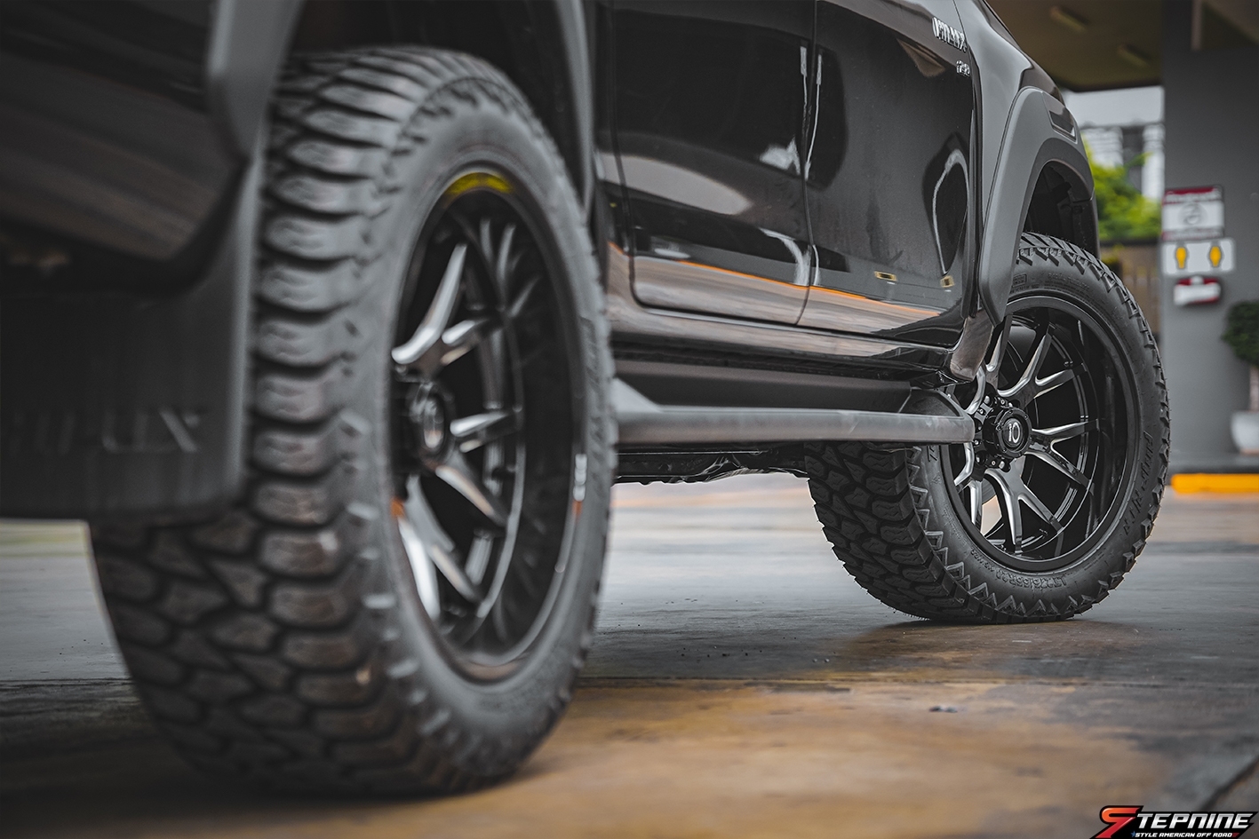 TOYOTA REVO ทรงเมกา