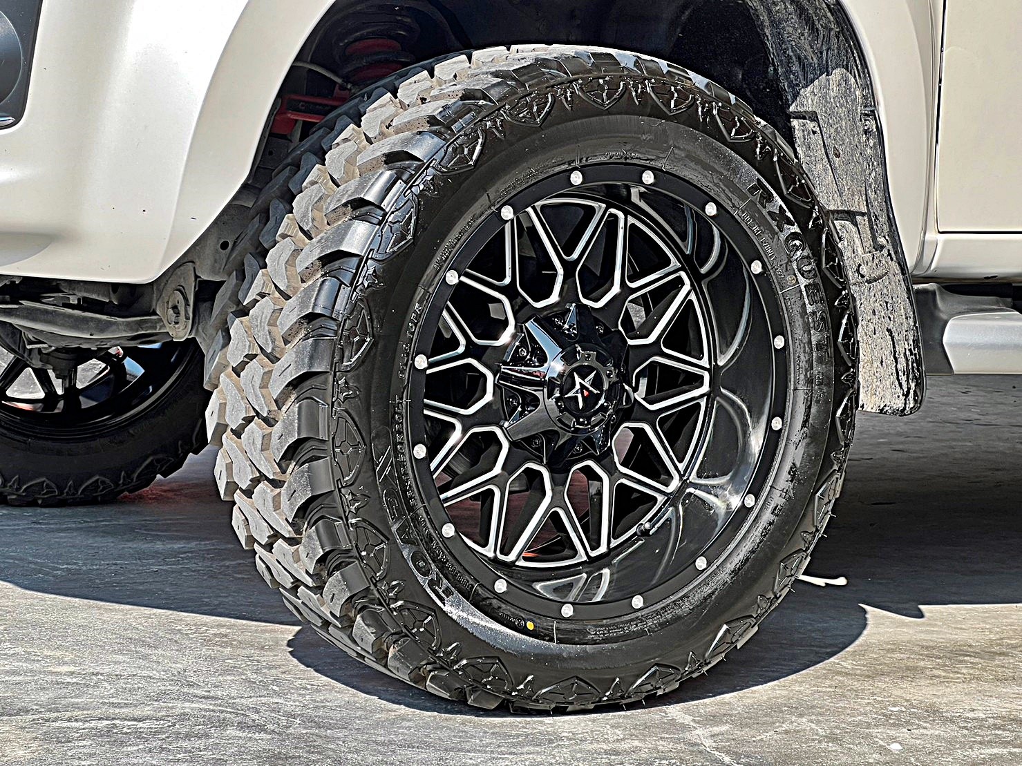 D-MAX แต่งทรงเมกาที่ STEP9