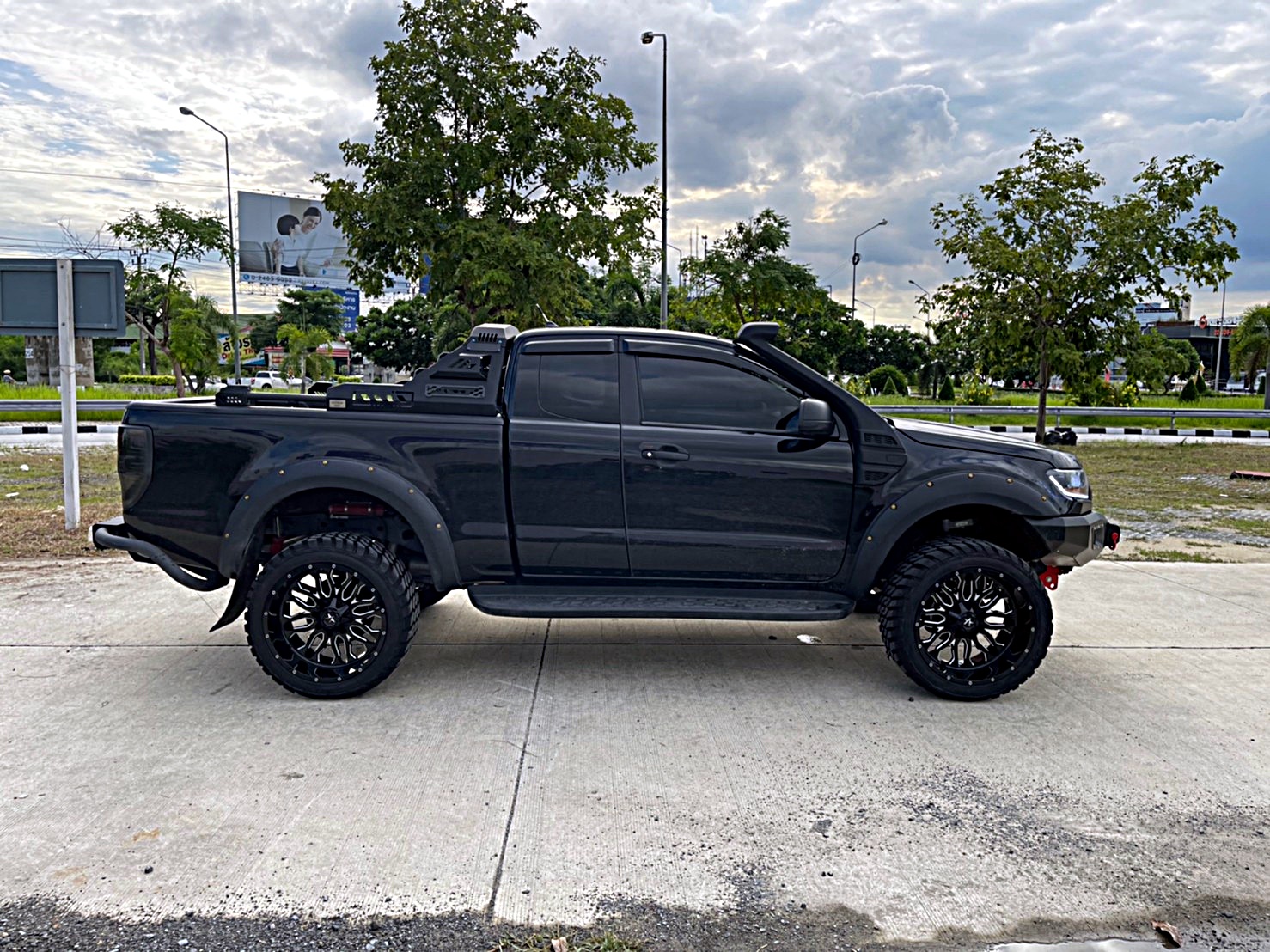 FORD RANGER จัดทรงเมกา ขอบ22 ที่ STEP9