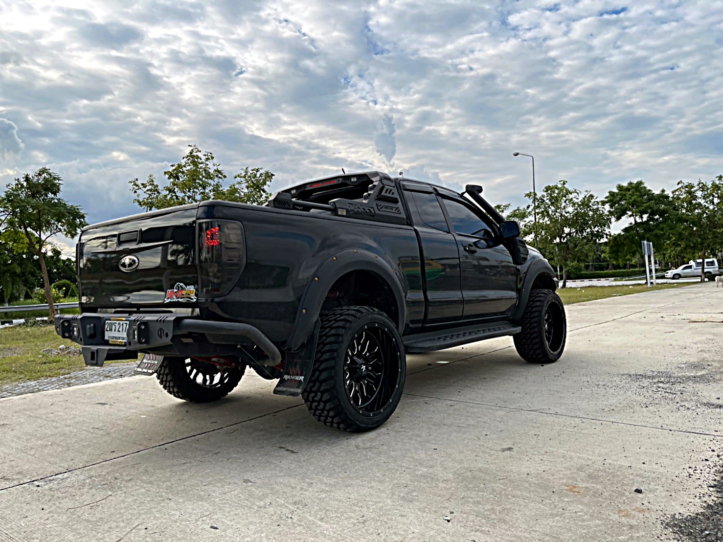 FORD RANGER จัดทรงเมกา ขอบ22 ที่ STEP9