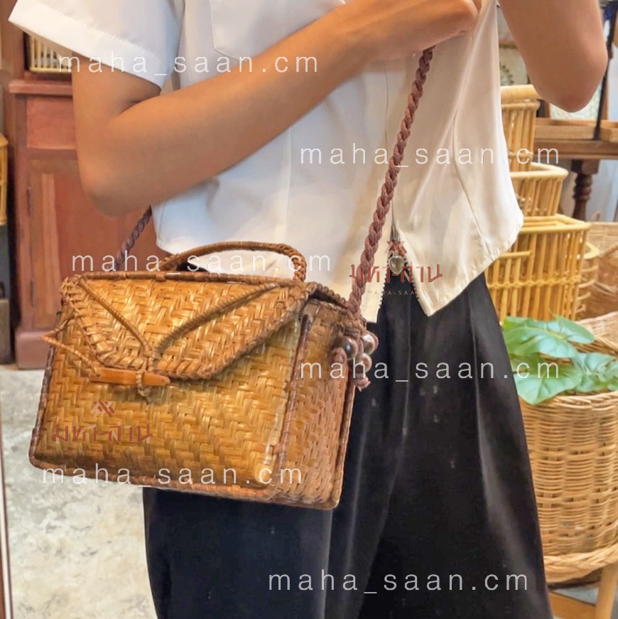 กระเป๋าไม้ไผ่ ทรงกล่อง สะพายข้าง สานมือ ใช้ได้หลายโอกาส💓