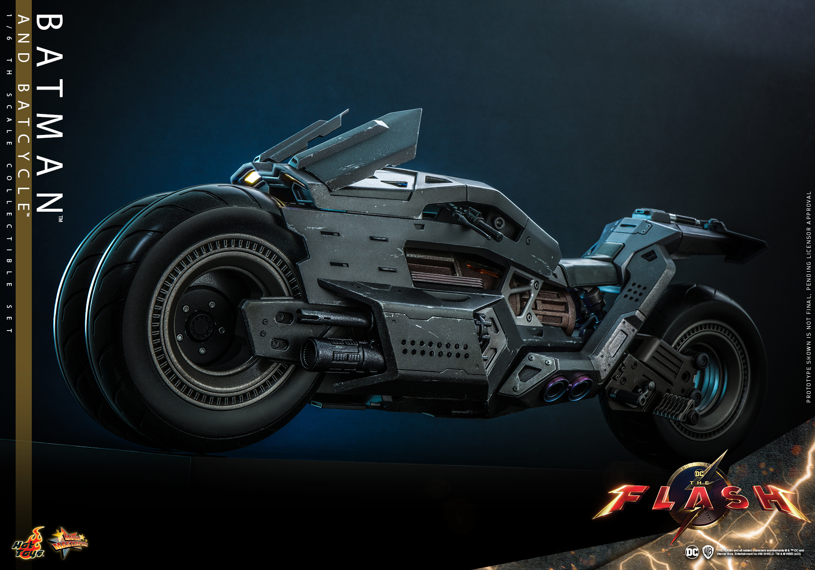 MMS705 - The Flash - 1/6th scale Batman and Batcycle