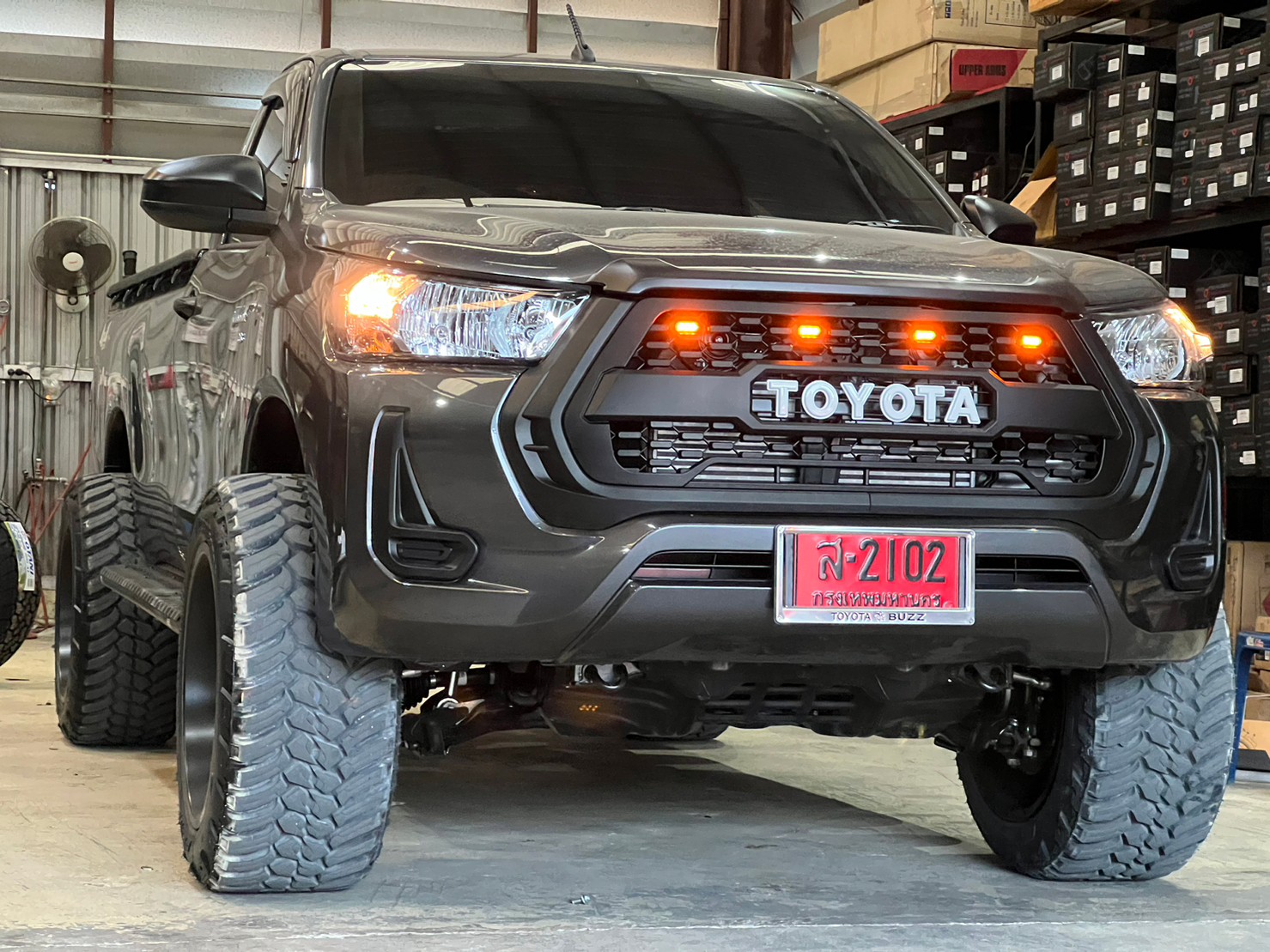 TOYOTA REVO หัวเดียว ทรงเมกา ที่ STEP9