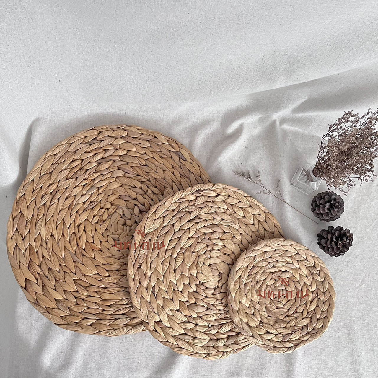 แผ่นรองหม้อกลม พร็อพถ่ายรูป แผ่นรองจาน รองจานผักตบชวา 🍽