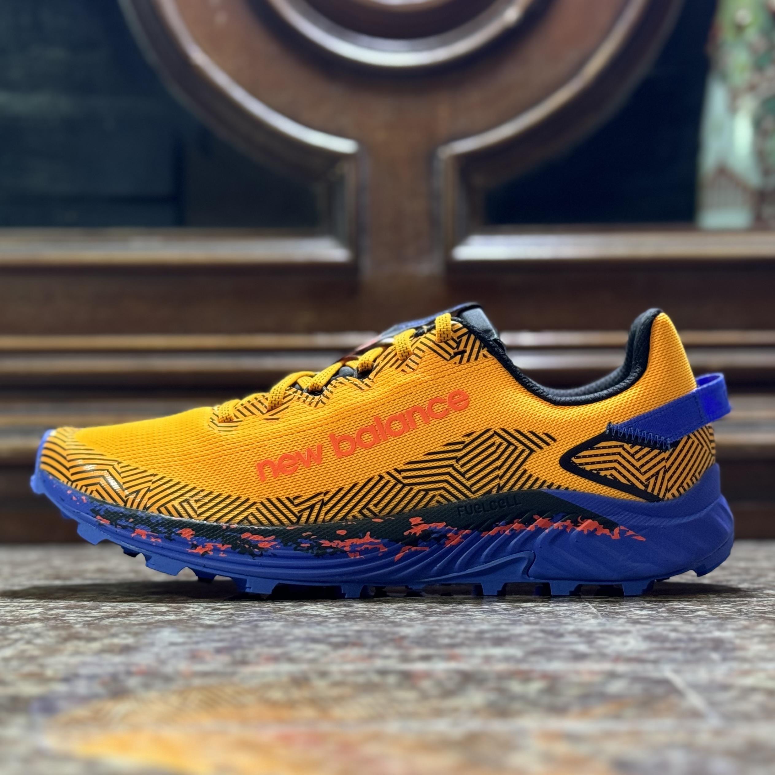 รองเท้าวิ่งเทรล New Balance FuelCell Summit Unknown (M11US)