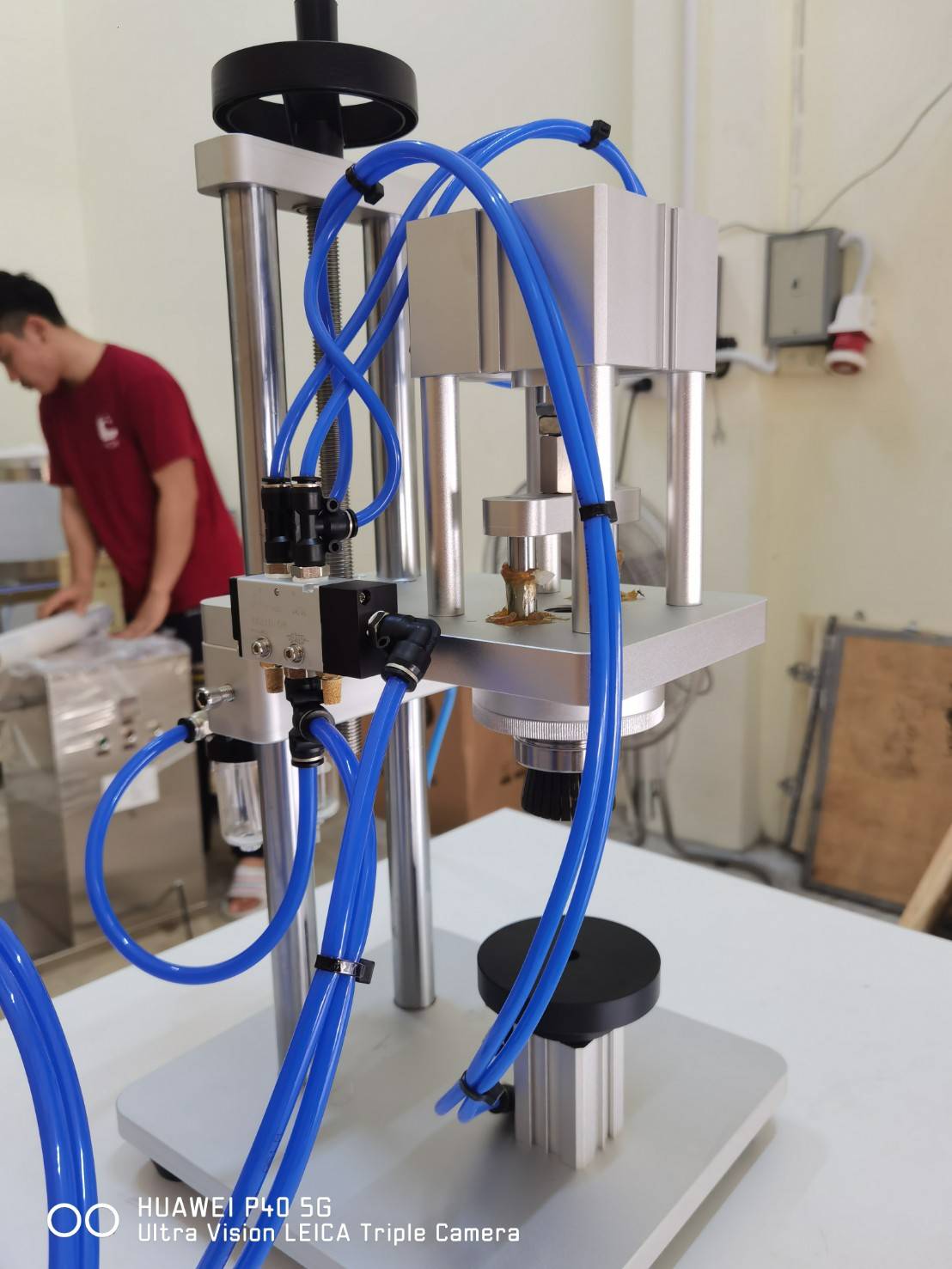 🌈15920 เครื่องหนีบปิดขอบฝาขวดน้ำหอม กึ่งอัตโนมัติ สะดวกไม่ต้องออกแรง รุ่น CYT-01