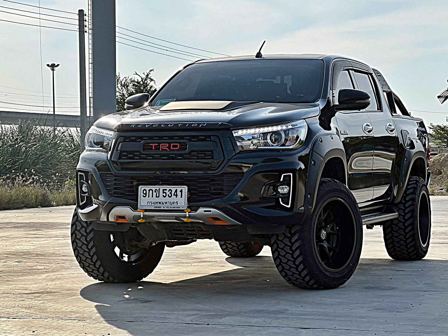 TOYOTA REVO แต่งทรงเมกาที่ STEP9