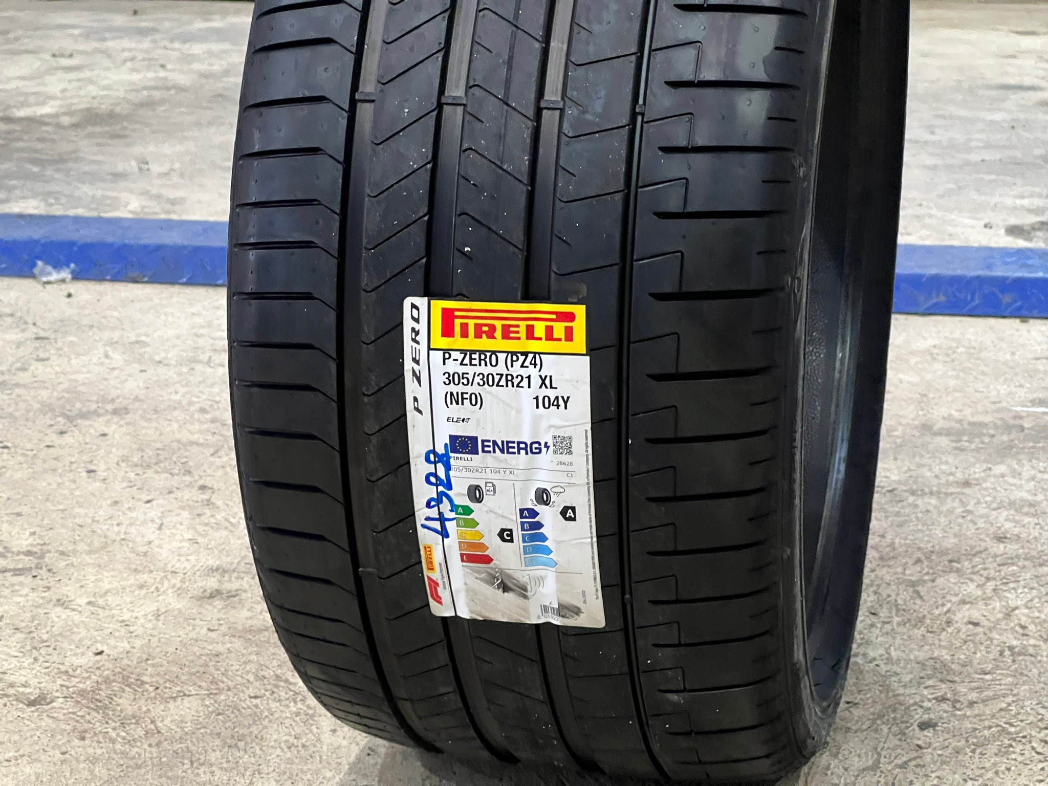 PIRELLI PZ4 305/30-21 ราคาถูกที่ STEP9