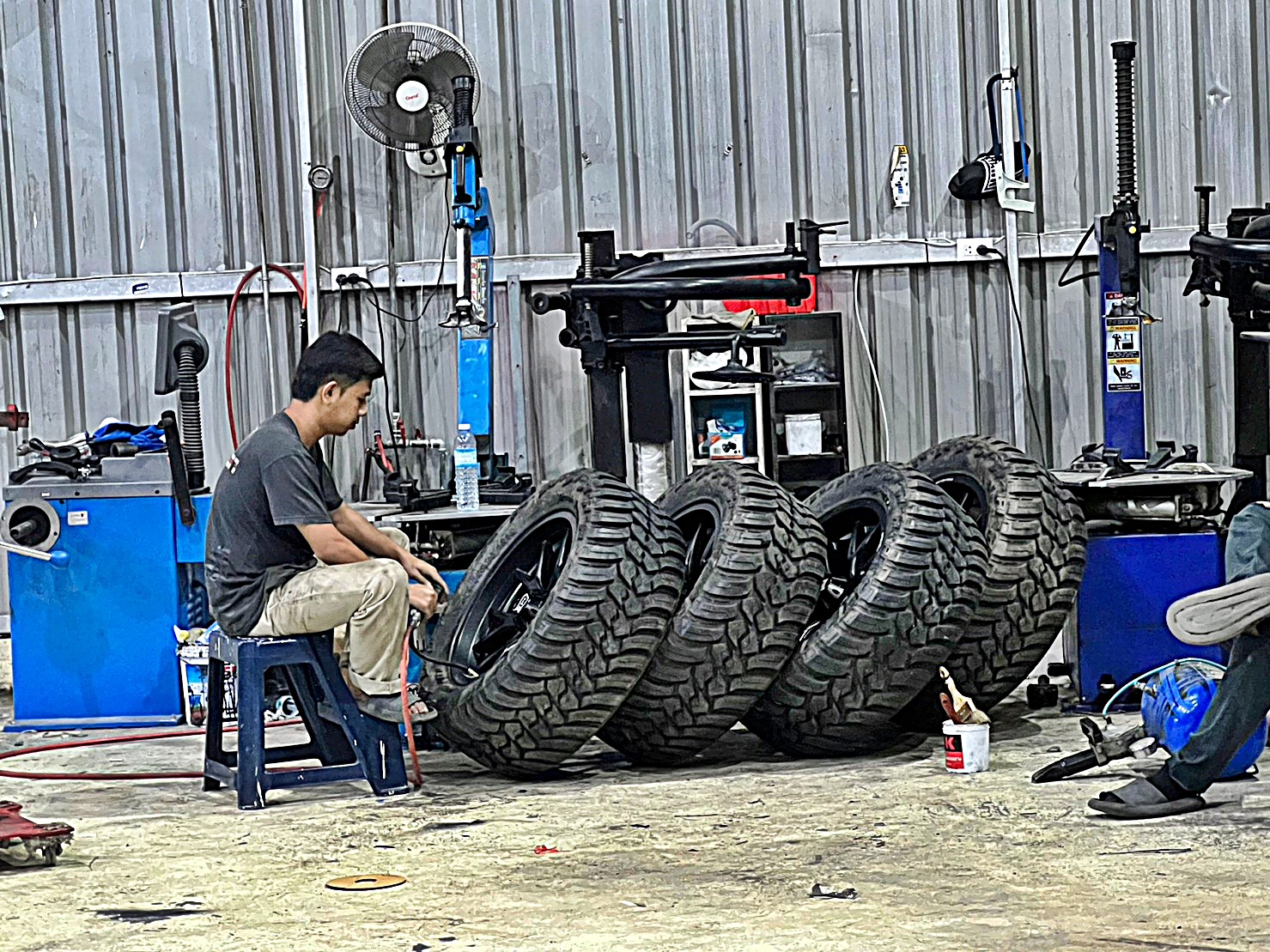 FORD RANGER NEXTGEN เน้นสเป็ค ล้อไม่ยื่น ยางใหญ่