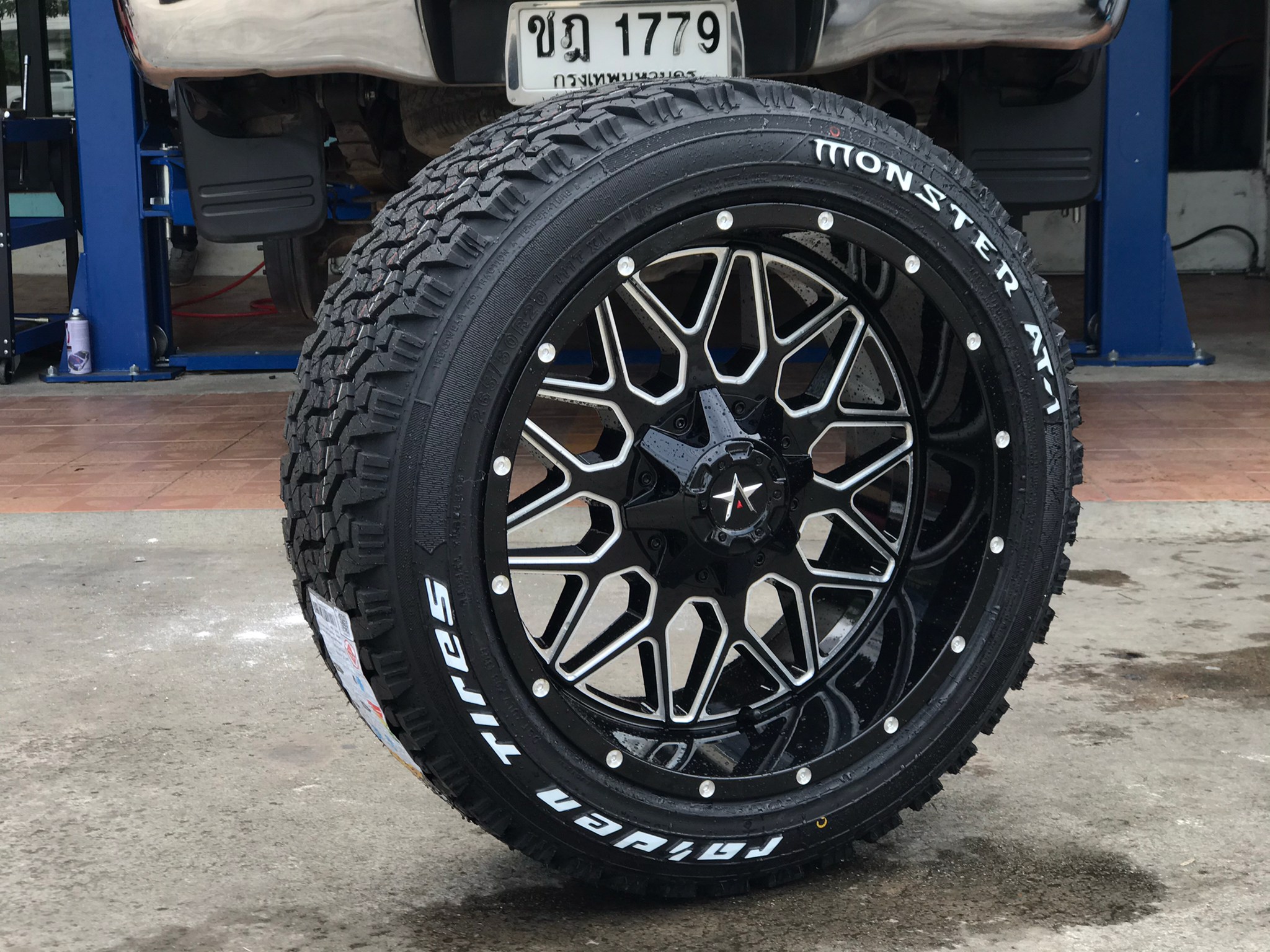 ล้อออฟโรด มาใหม่ แนะนำ ! ขอบ20 กว้าง10 ออฟ-24 PCD 6x139.7 MONSTER AT-1 265/50R20 #OASIS #MONSTER #AT1 บริการติดตั้งฟรี เติมลม N2ฟรี บริการหลังการขายฟรี ตลอดอายุการใช้งาน สลับยาง ถ่วงล้อเติมลม จัดส่งทั่วประเทศ #Step9 #ล้อแม็กซ์ยางรถยนต์ #เกษตรนวมินทร์ สอบถ