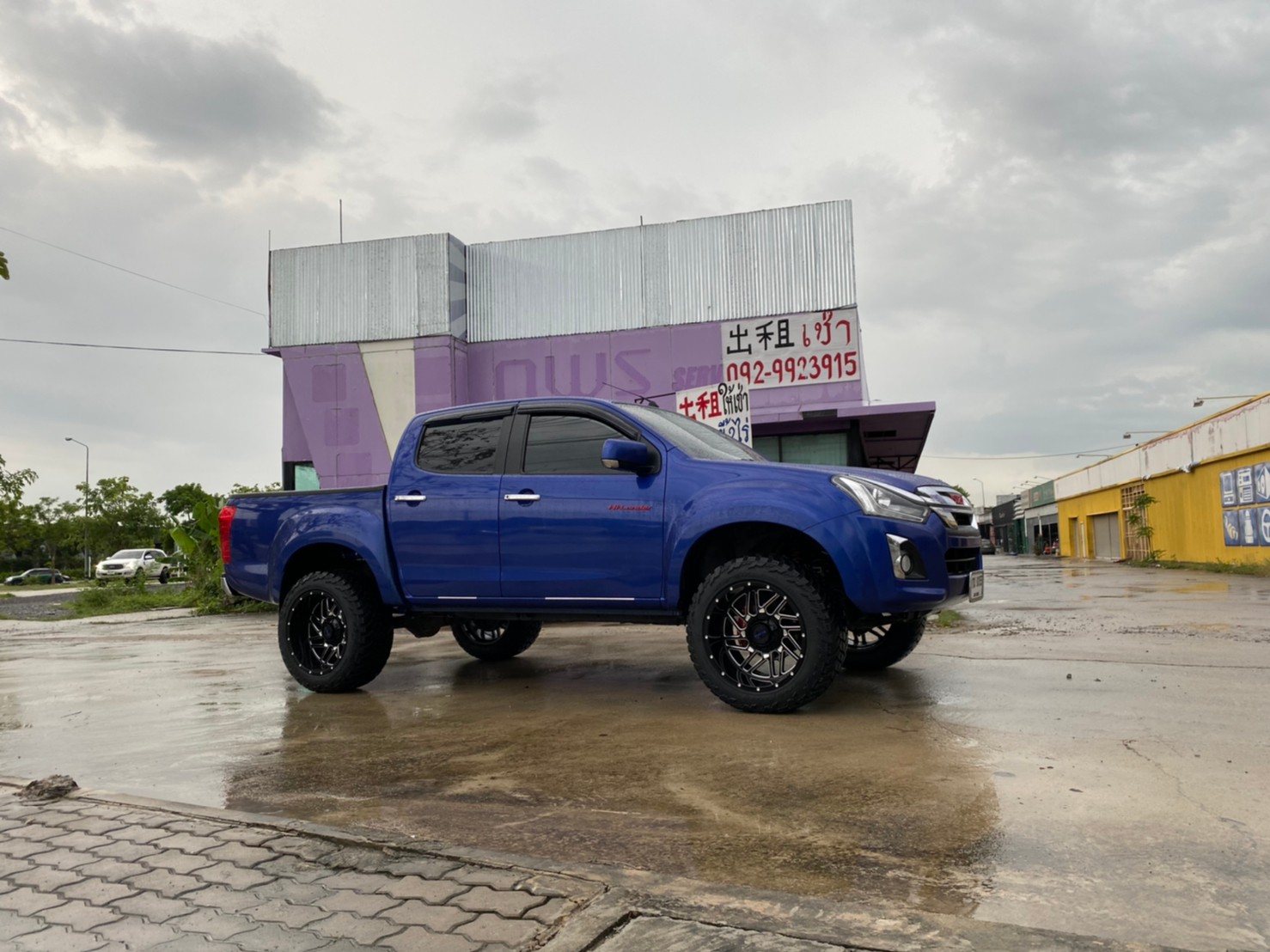 D-MAX มาจากสุพรรณบุรี จัดทรงเมกาที่ STEP9