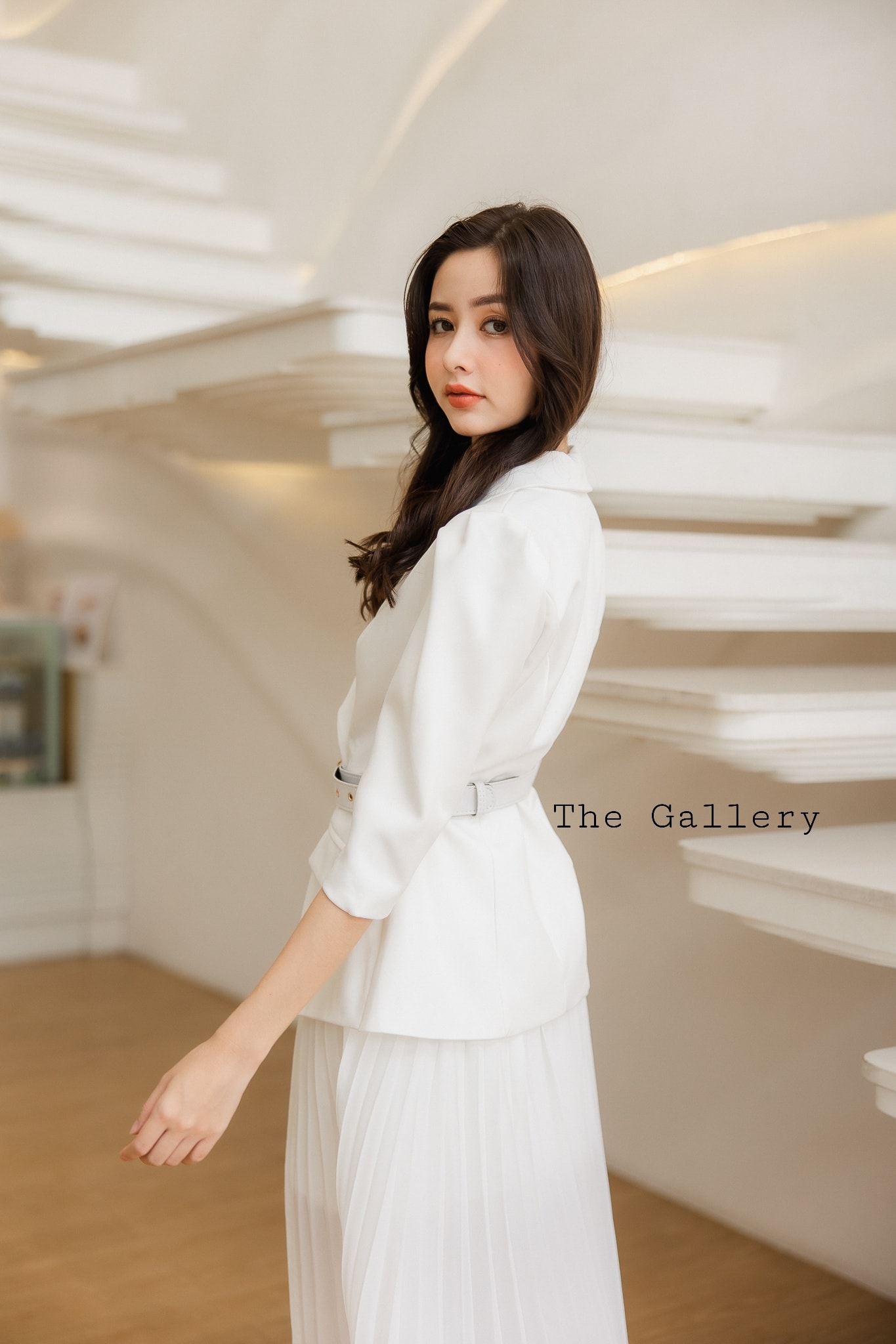 ชุดเซ็ตเสื้อสูทและกระโปรงอัดพลีตพร้อมเข็มขัดในตัว จะออกงานหรือจะแมตซ์ชุดไปทำงาน /ไปเที่ยวต่างประเทศก็ครีเอตลุคสวย