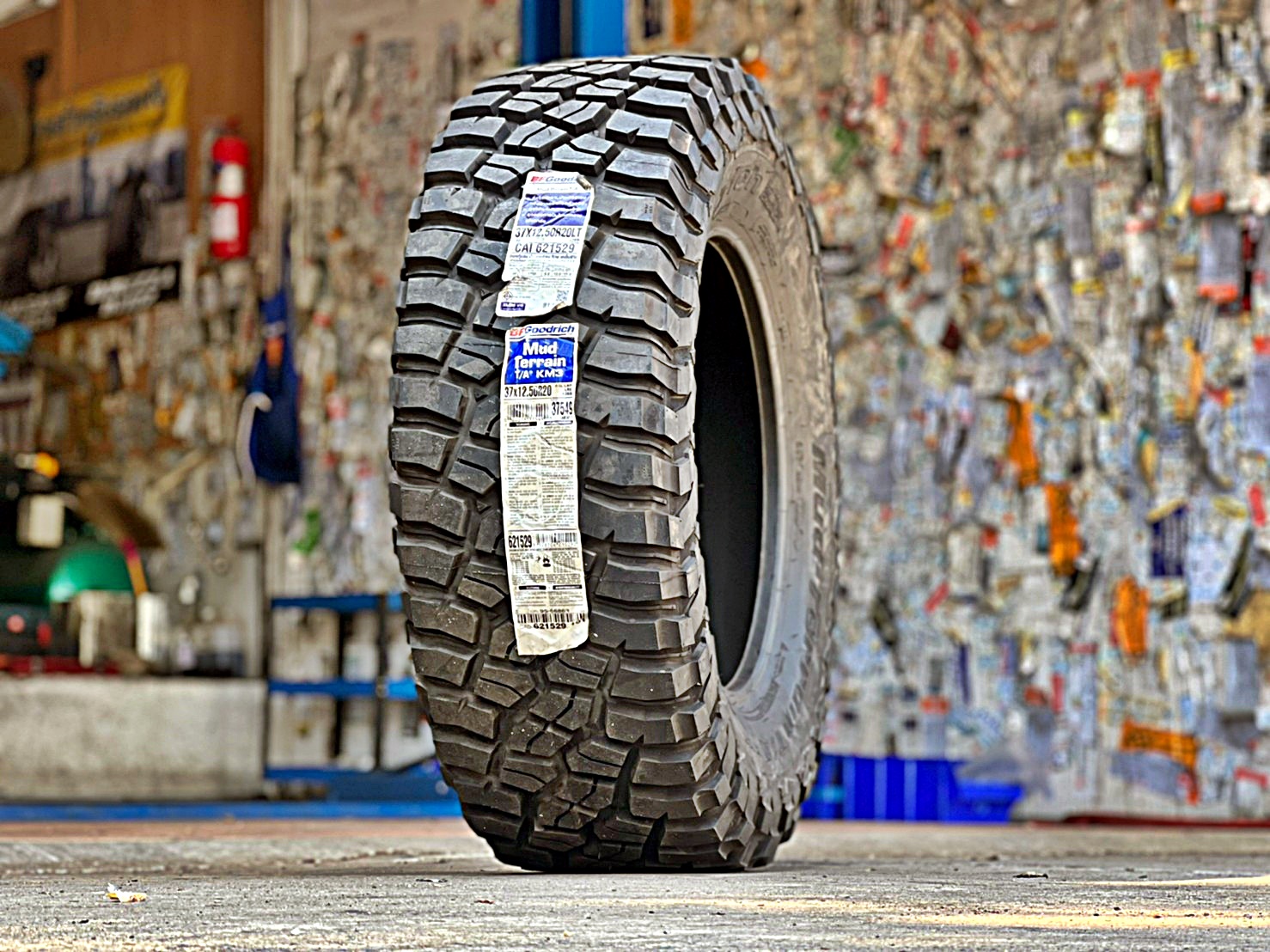 BF GOODRICH KM3 37X12.5R20 ที่ STEP9