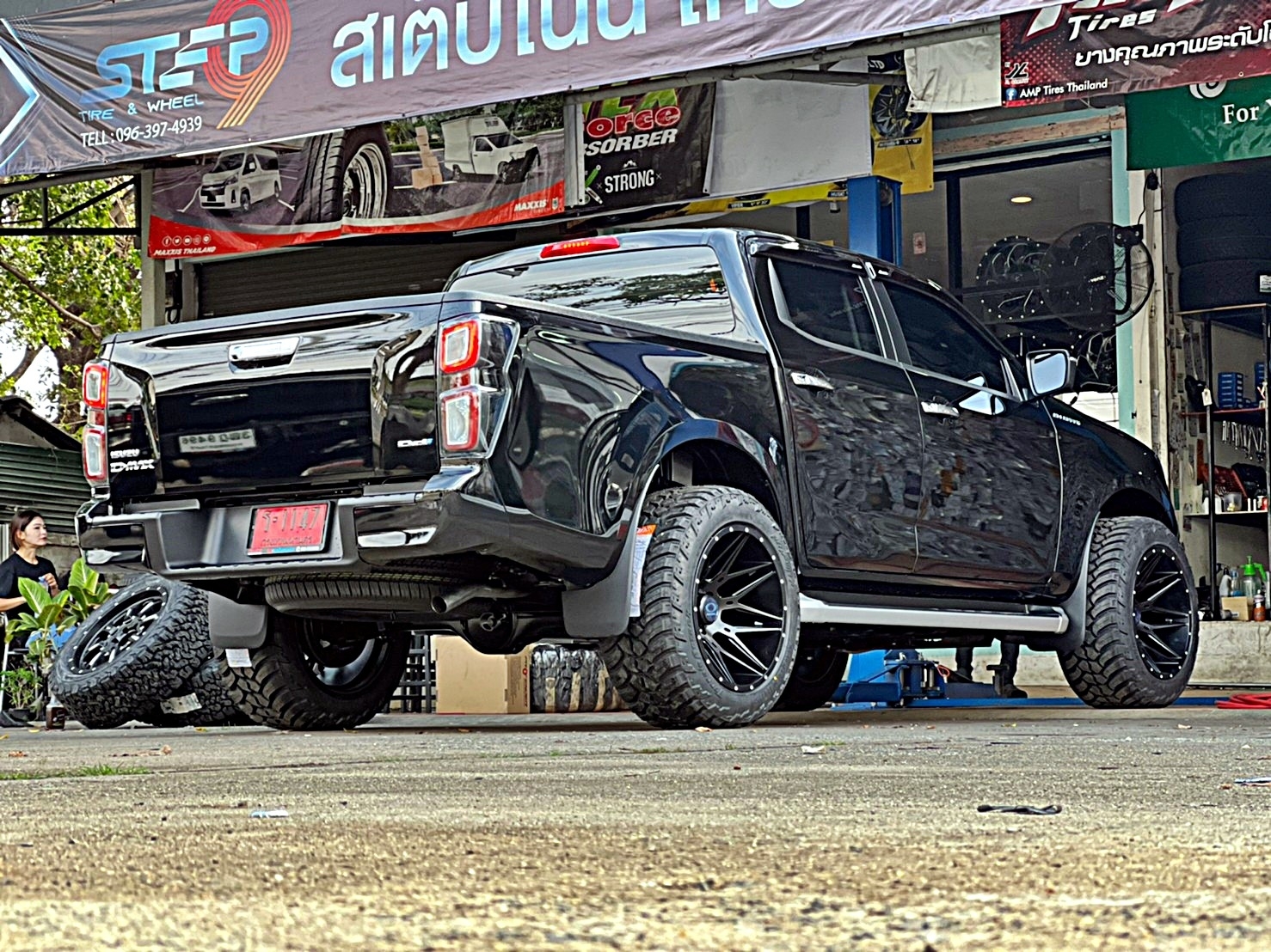 D-MAX 1.9 จัดทรงเมกา อย่างเทพ ที่ STEP9