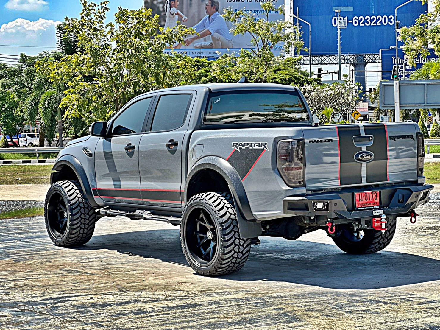 FORD RAPTOR ทรงเมกา่ ล้อ HOSTILE H113