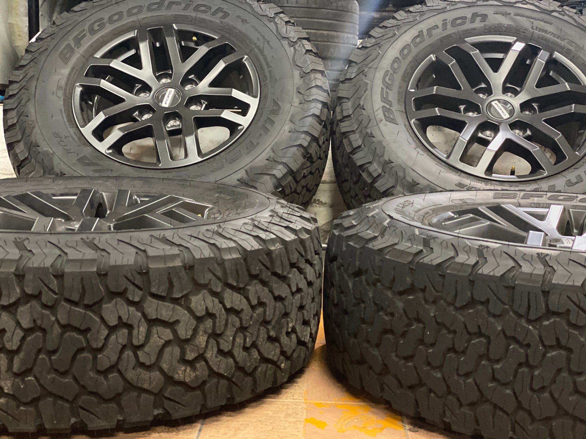 ล้อป้ายแดง FORD RAPTOR