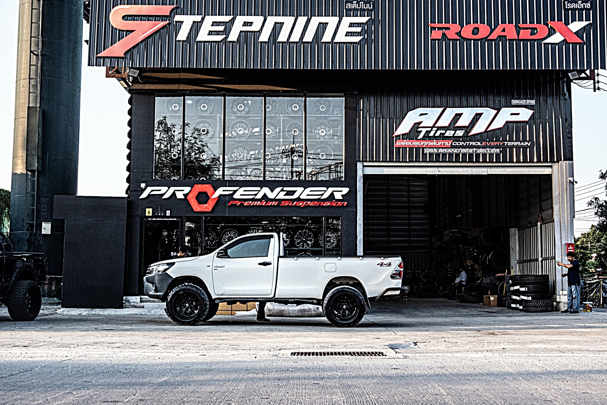 REVO หัวเดียว จองคิวจากแพร่ ทำทรงเมกาที่ STEP9