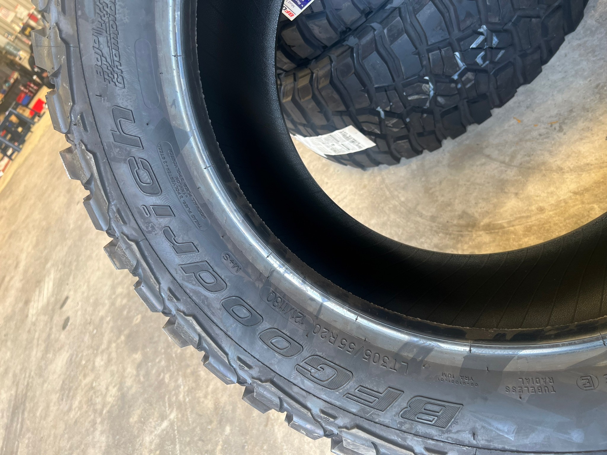 BF 305/55-20 KM3 USA ราคาถูกที่step9