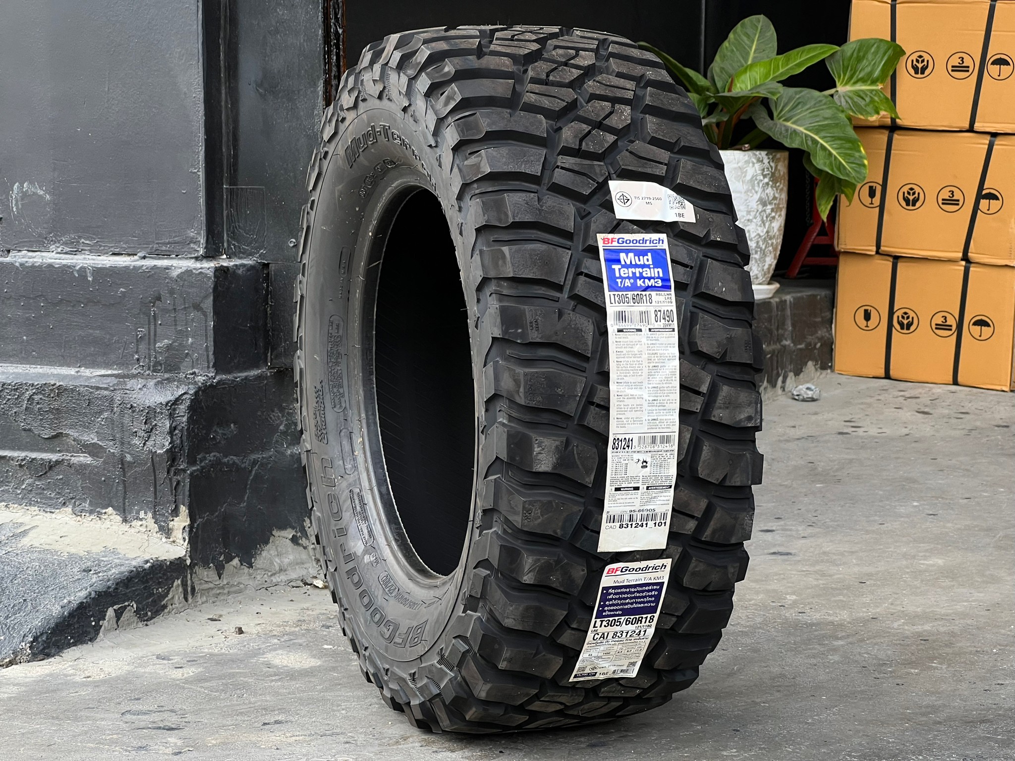 ยางใหม่ BF GOODRICH KM3 305/60-18 ราคาถูกที่ STEP9