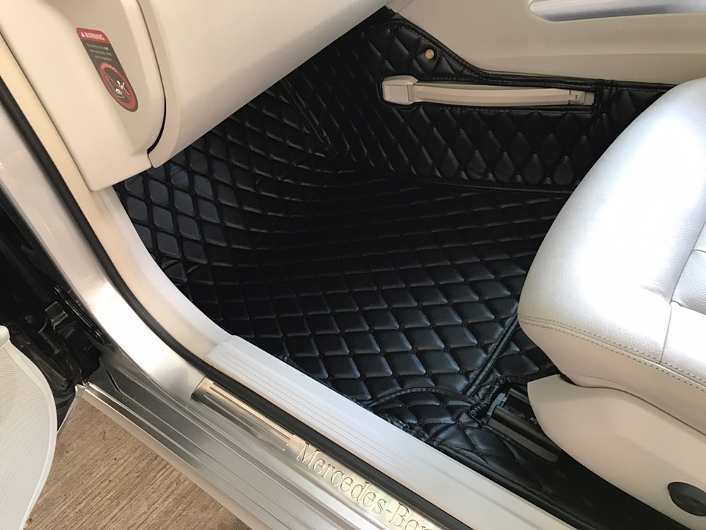 พรมปูพื้นรถยนต์ 6D BENZ E-CLASS W211 (ปี 2003-09) สีดำ เต็มคัน (3ชิ้น)