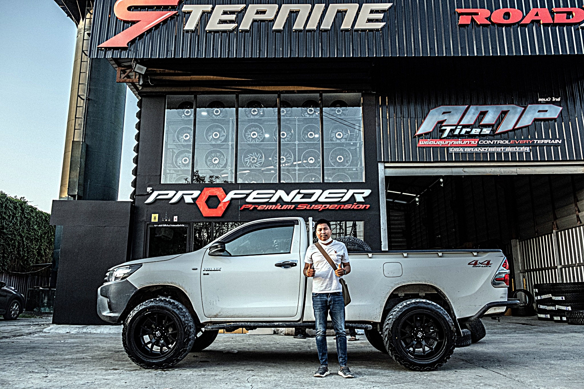 REVO หัวเดียว จองคิวจากแพร่ ทำทรงเมกาที่ STEP9