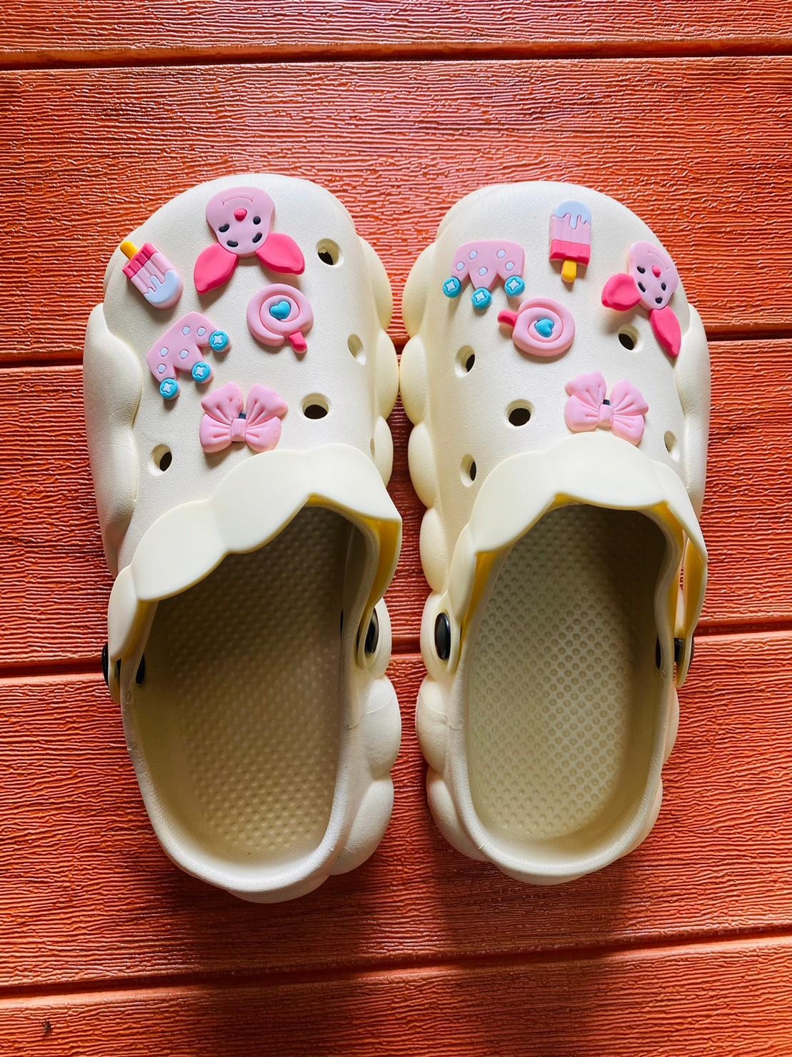 รองเท้าลดราคา หัวโตแต่งการ์ตูน