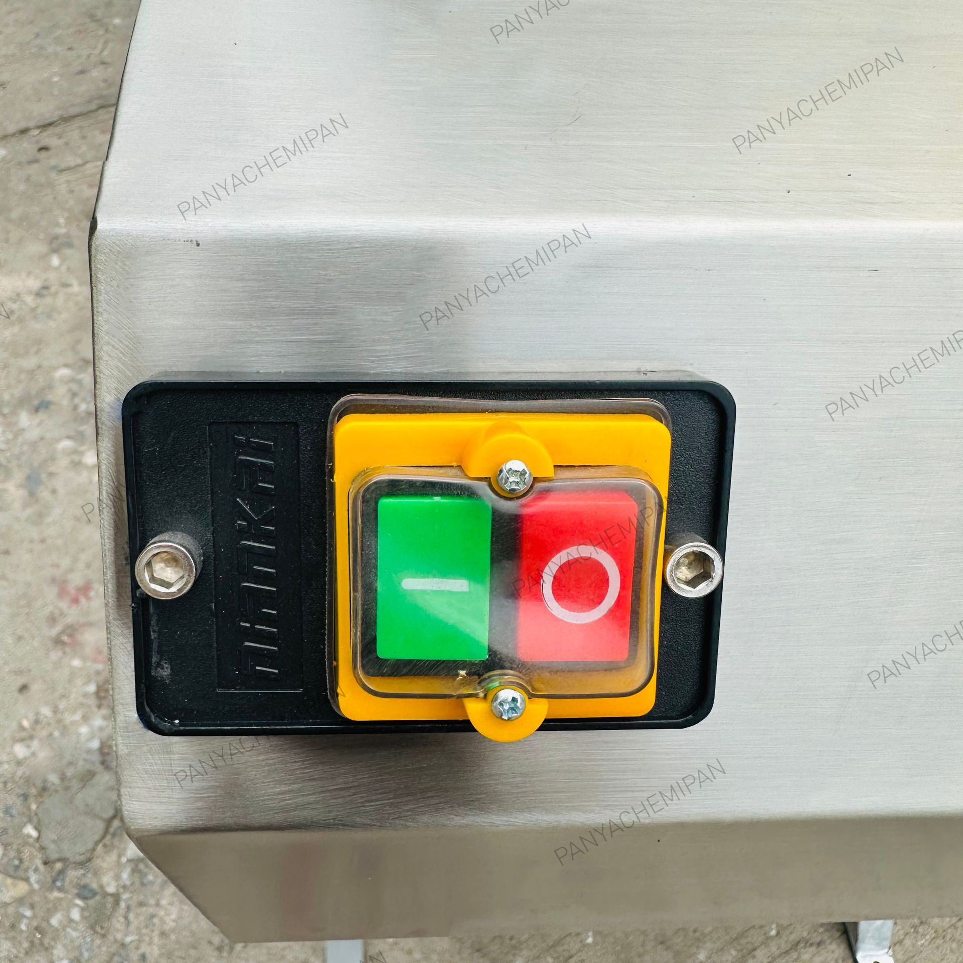 23596 เครื่องปอกเปลือกมะพร้าวสำหรับมะพร้าวทุกสายพันธุ์!