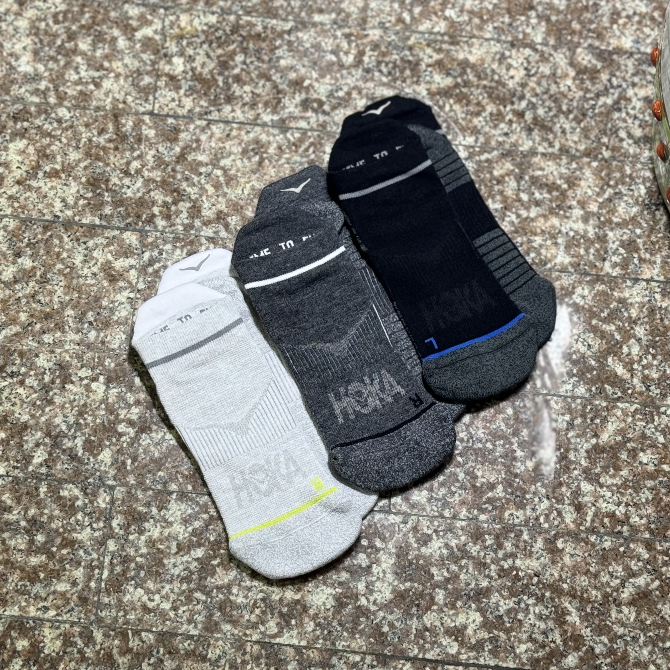 ถุงเท้าวิ่ง HOKA No-Show Running Socks ‘MonoChrome’ #แพค1คู่ (M)