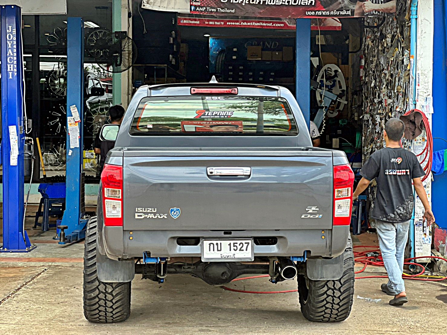 D_MAX_จองคิวมาจากจันทบุรี ทำทรงเมกาที่ STEP9