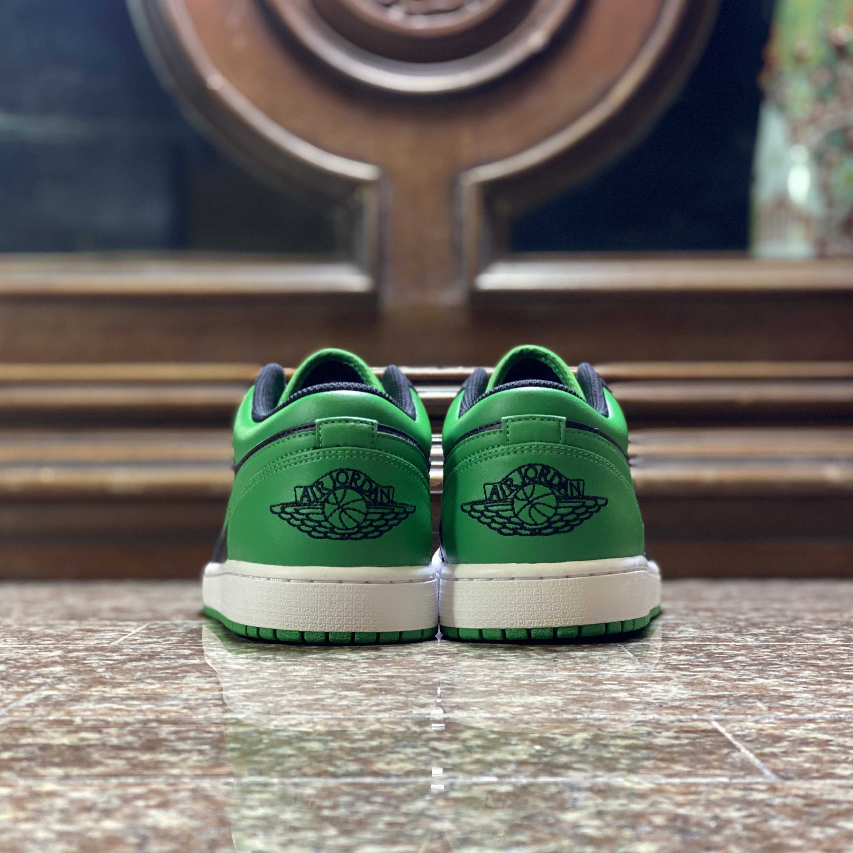 รองเท้า Nike Air Jordan 1 Low ‘Lucky Green’ (M10US)