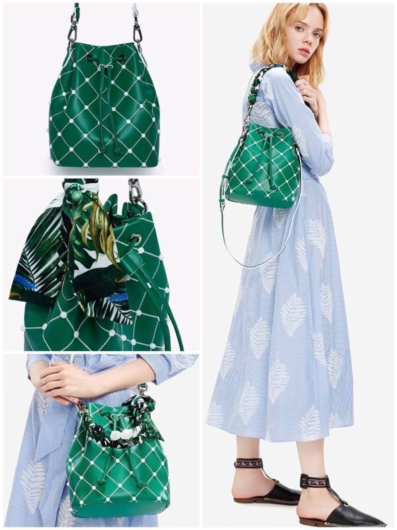 กระเป๋าสะพาย แต่งหมุด ประดับ Scarf