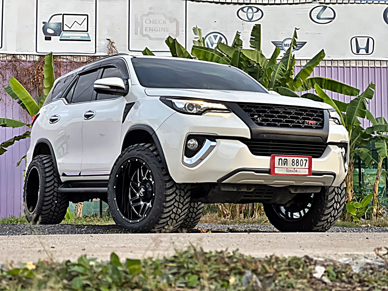 FORTUNER ทรงเมกา ล้อขอบ20 ที่ STEP9