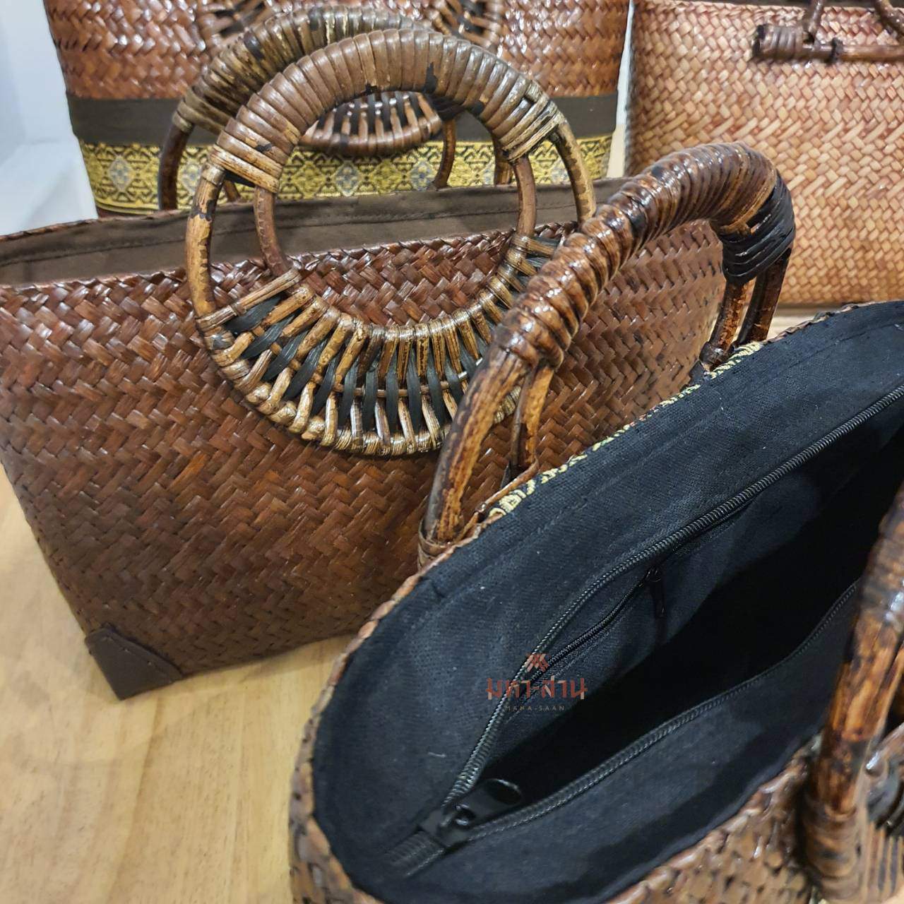 กระเป๋ากระจูด กระเป๋าหูหวาย กระเป๋าถือ กระเป๋าผ้าไทย กระเป๋าไทย 👜 คละแบบ