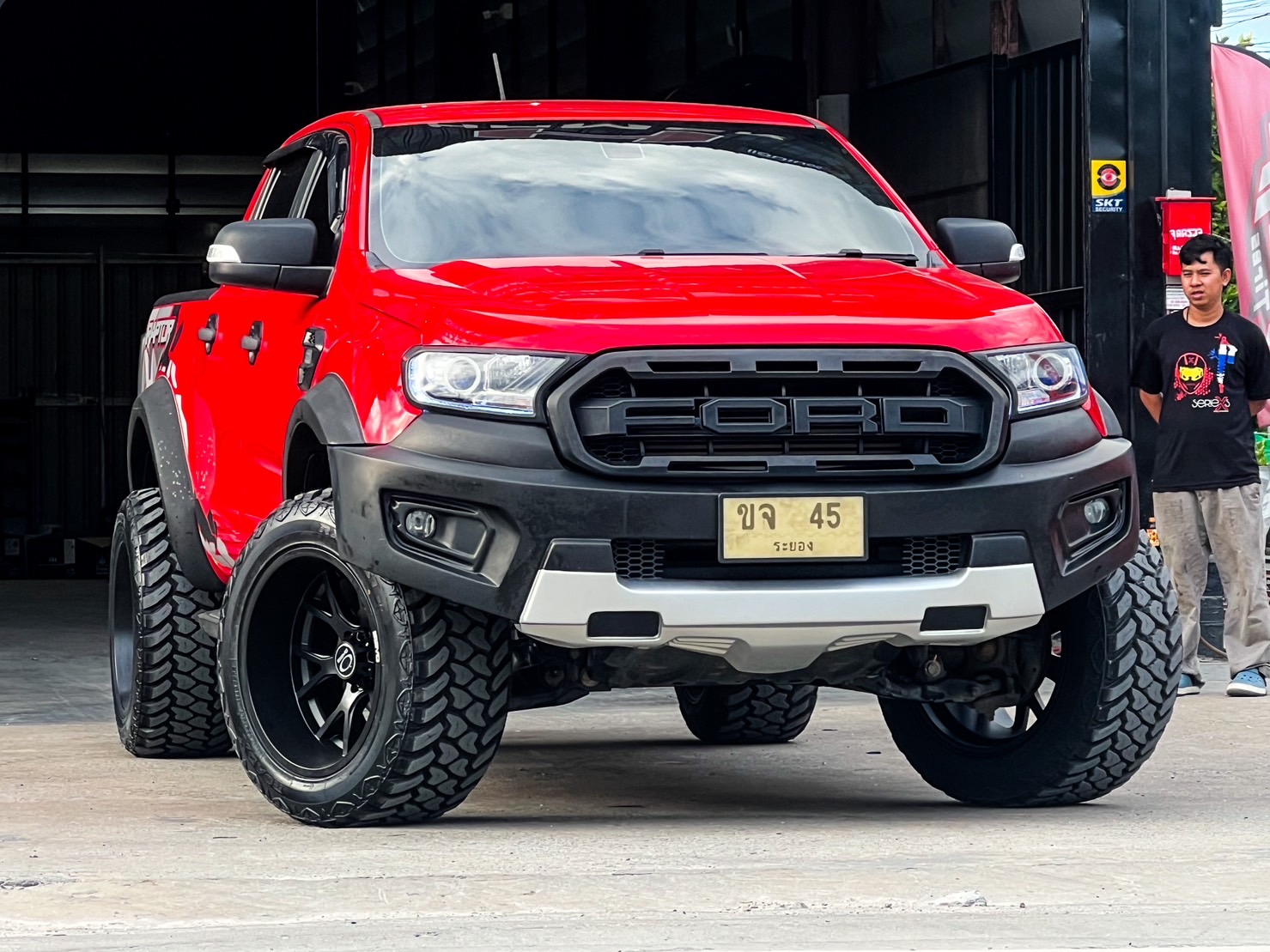 FORD RANGER จองคิวมาจาก ระยอง แต่งรถที่ STEP9