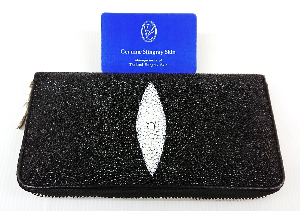 กระเป๋าสตางค์หนังปลากระเบนแท้ สีดำ ซิปรอบเดี่ยว