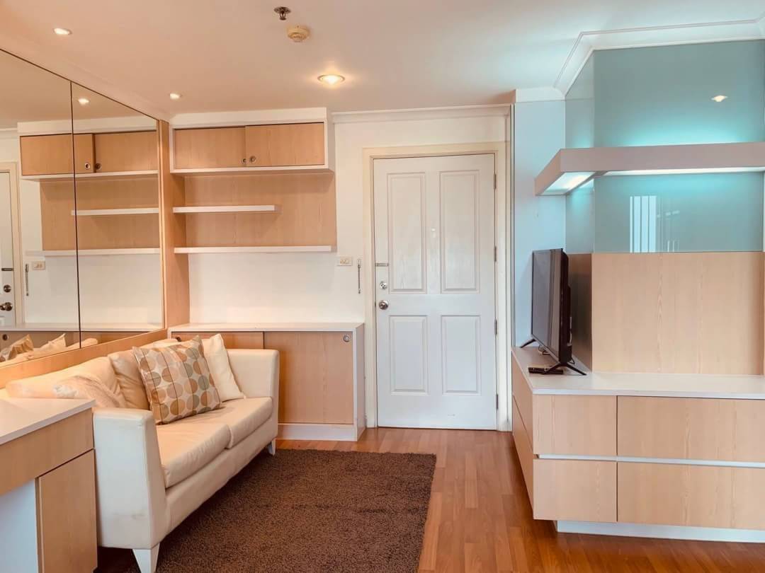 คอนโดใกล้ MRT พระราม 9 พร้อม Build-in furniture แบบทั้งห้อง