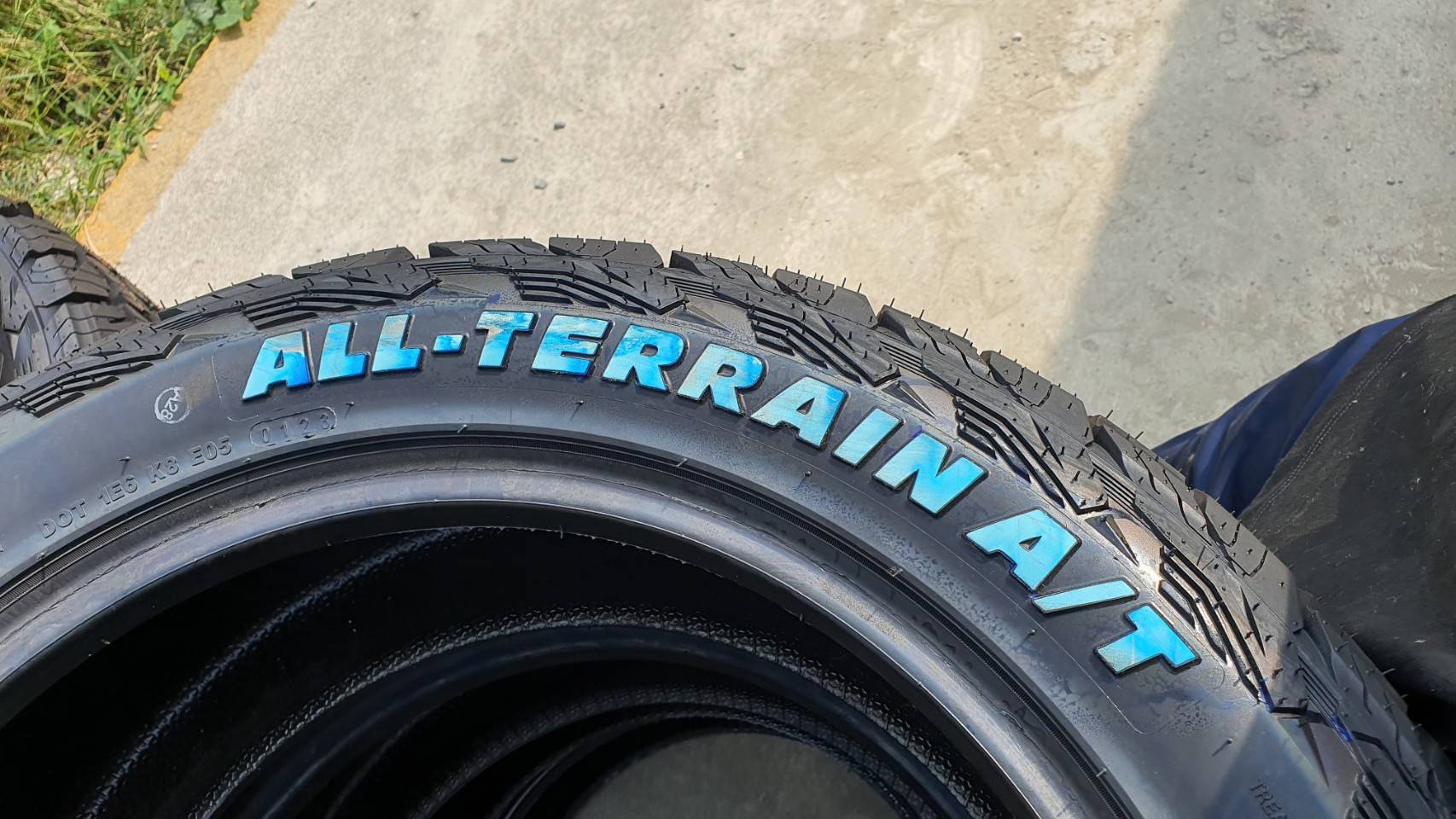 ยาง OTANI 265/50-20 SA2000 ปี01/23