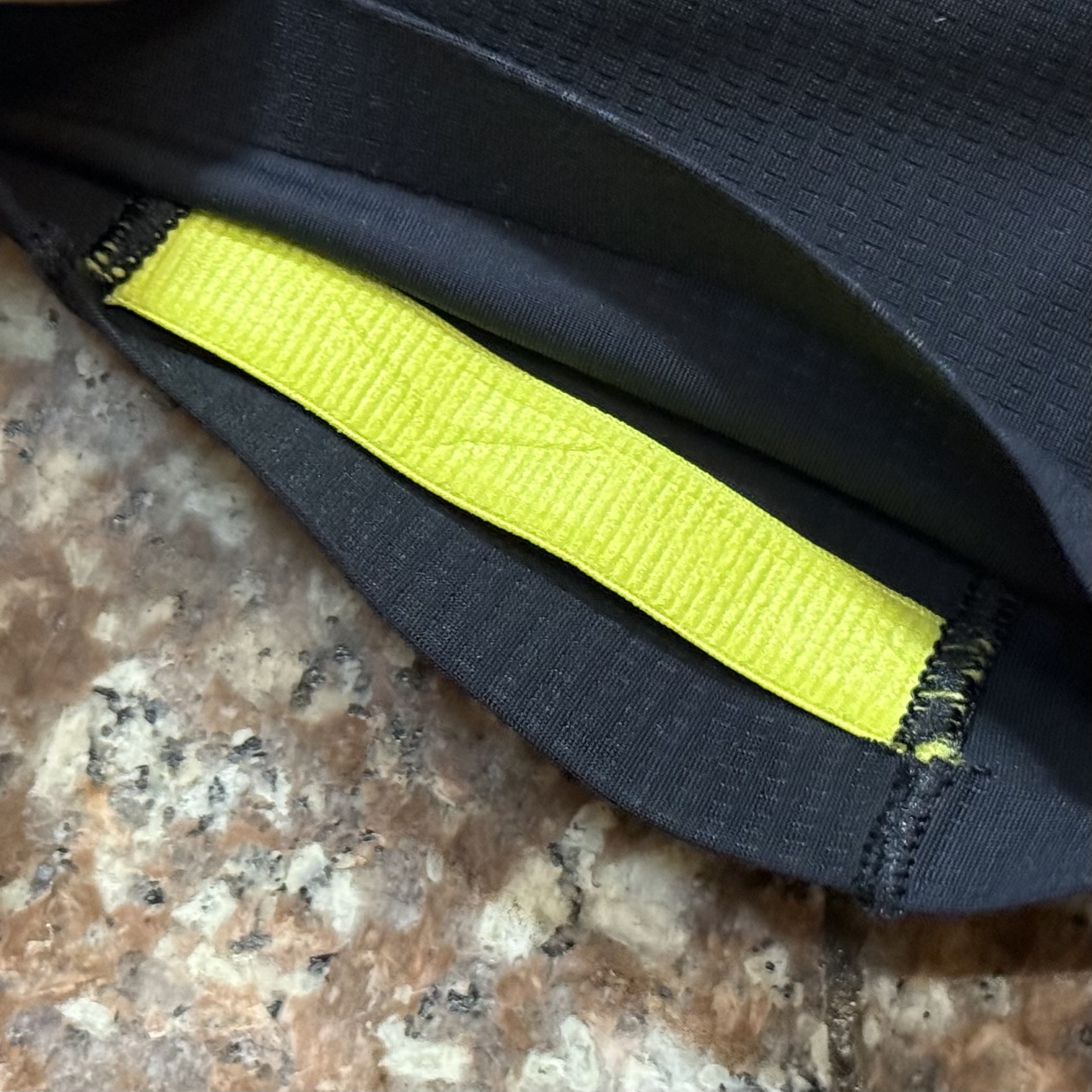 ปลอกแขน HOKA Airolite Running Sleeves ‘BLACK’ (L)