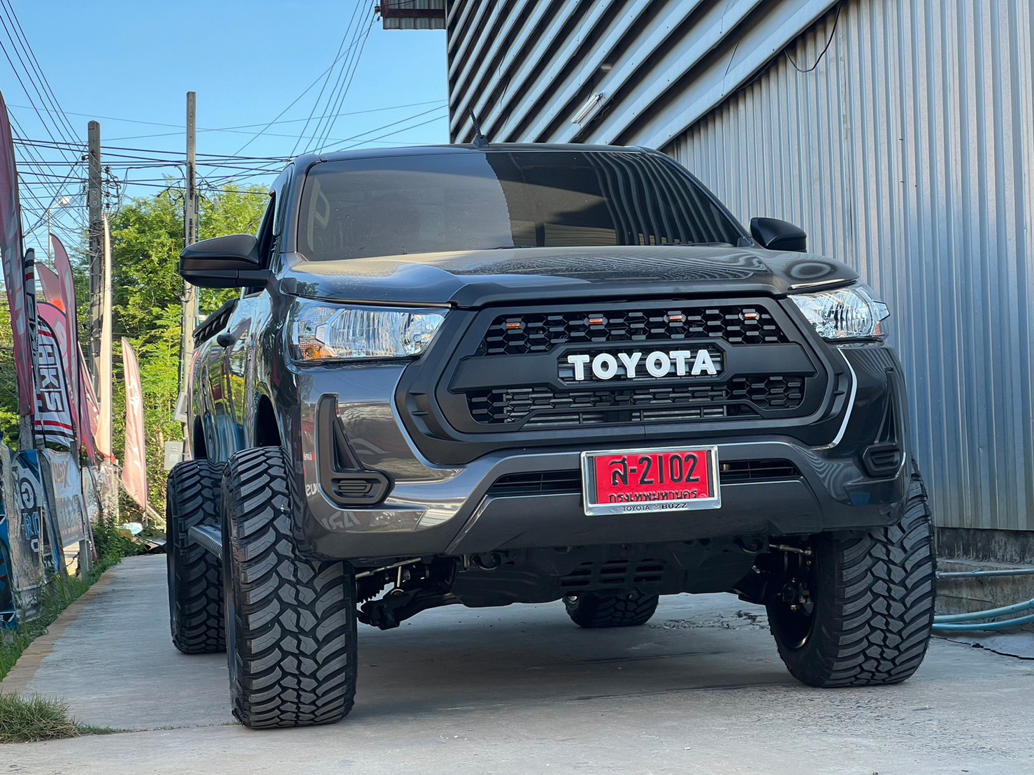 TOYOTA REVO หัวเดียว ทรงเมกา ที่ STEP9