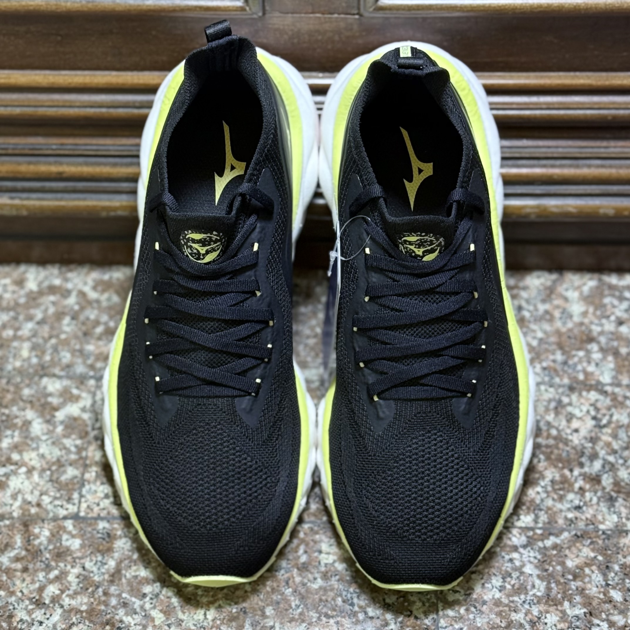 รองเท้าวิ่ง Mizuno Wave Neo Ultra (M9.5/10.5US)