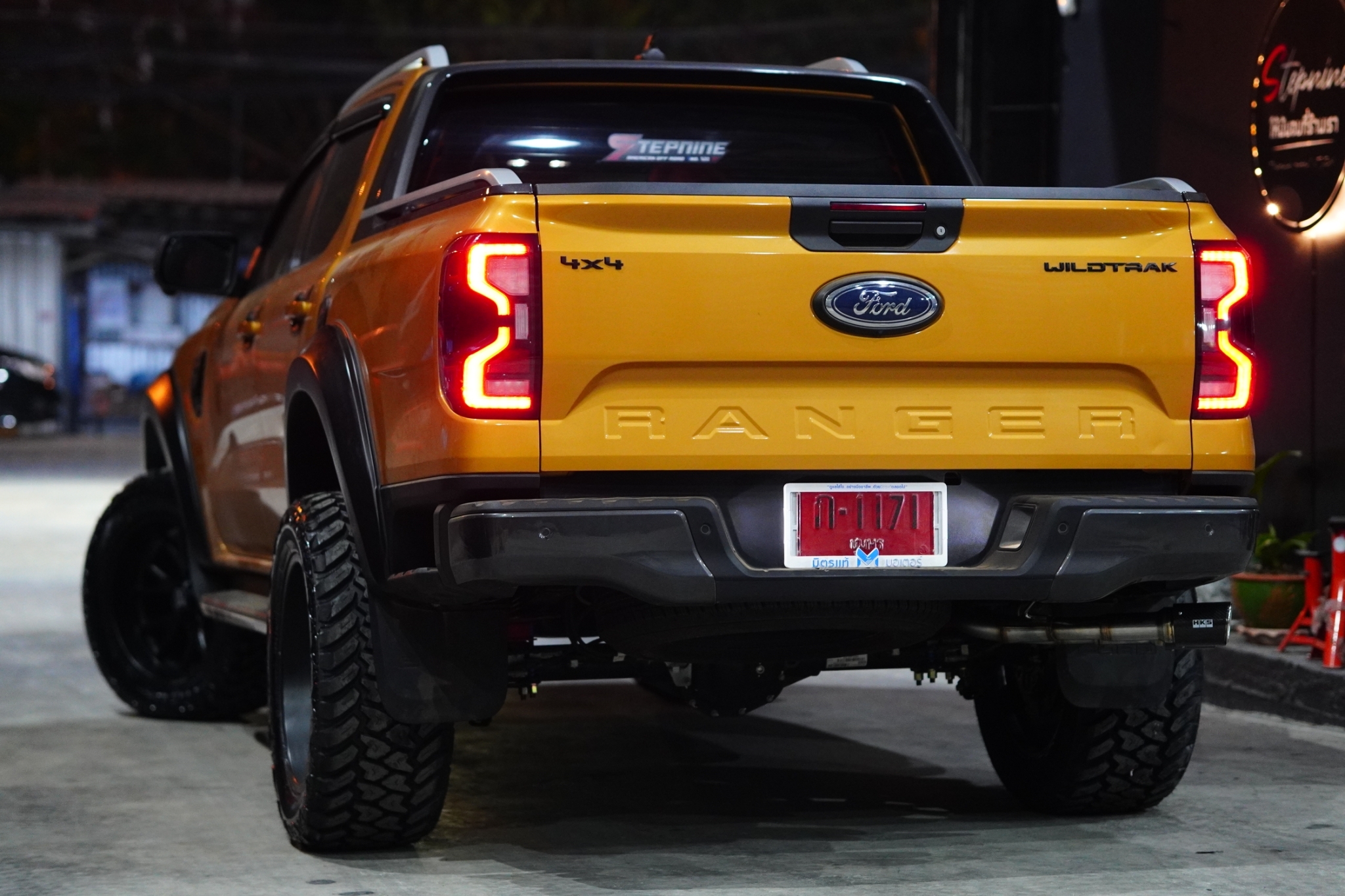 FORD RANGER NEXTGEN จองคิวมาจาก ชุมพร แต่งทรงเมกาที่ STEP9