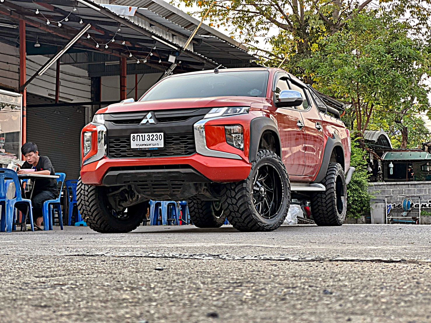 TRITON ทรงเมกา