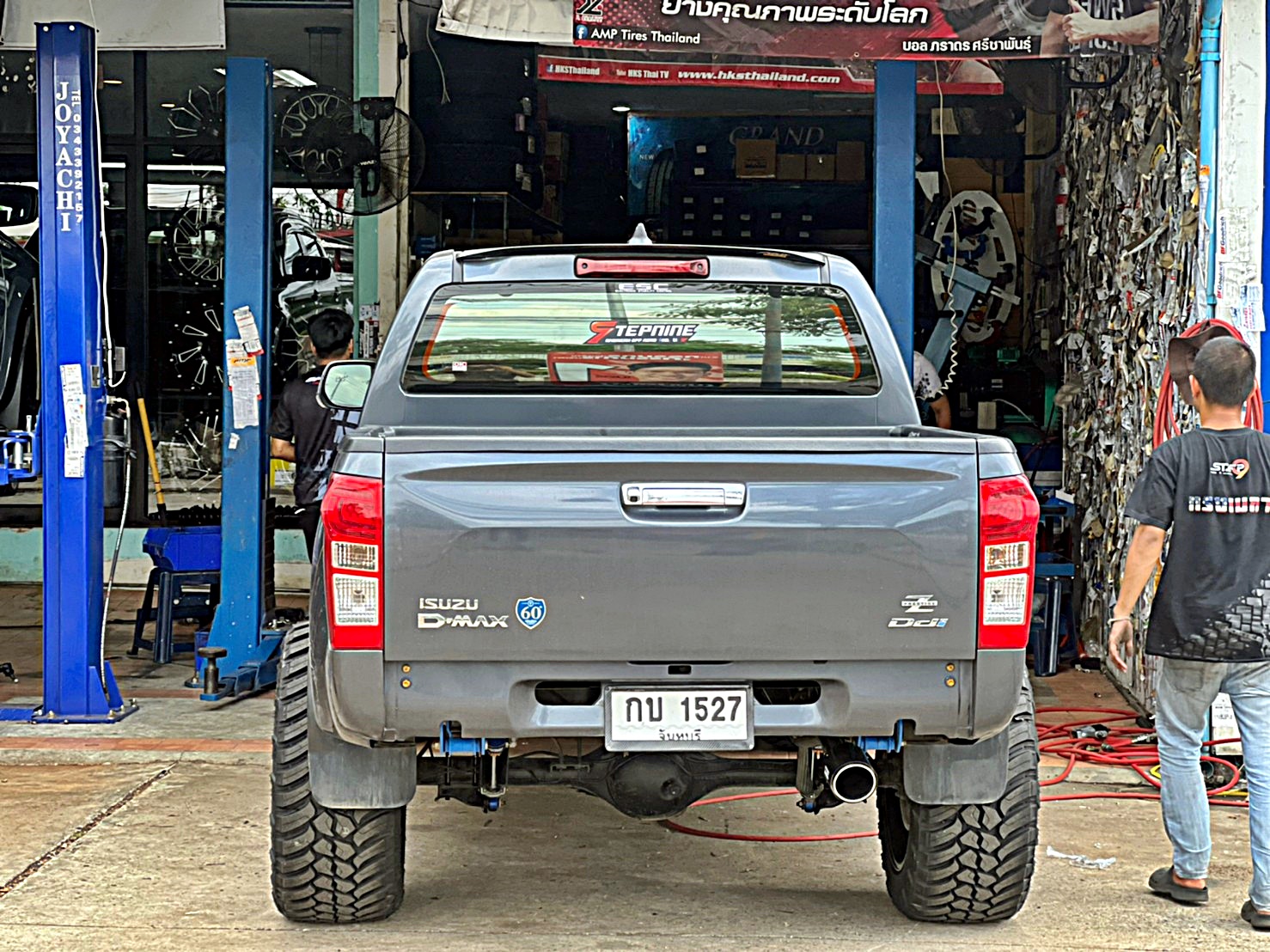 D_MAX_จองคิวมาจากจันทบุรี ทำทรงเมกาที่ STEP9