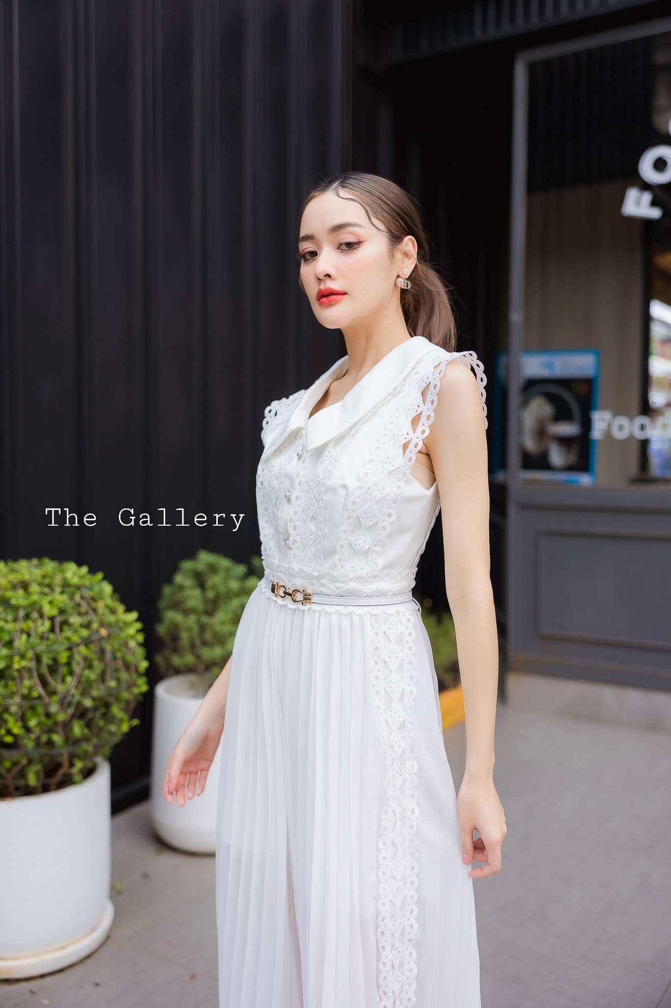 จั้มสูทขายาวอัดพลีตตัดต่อลูกไม้หรูหรามากก มาพร้อมเข็ดขัดในตัว สวยครบจบในชุดเดียว ราคาสุดคุ้มมากเวอรรรร์ จะทำงาน/ใส่ไปออกงาน